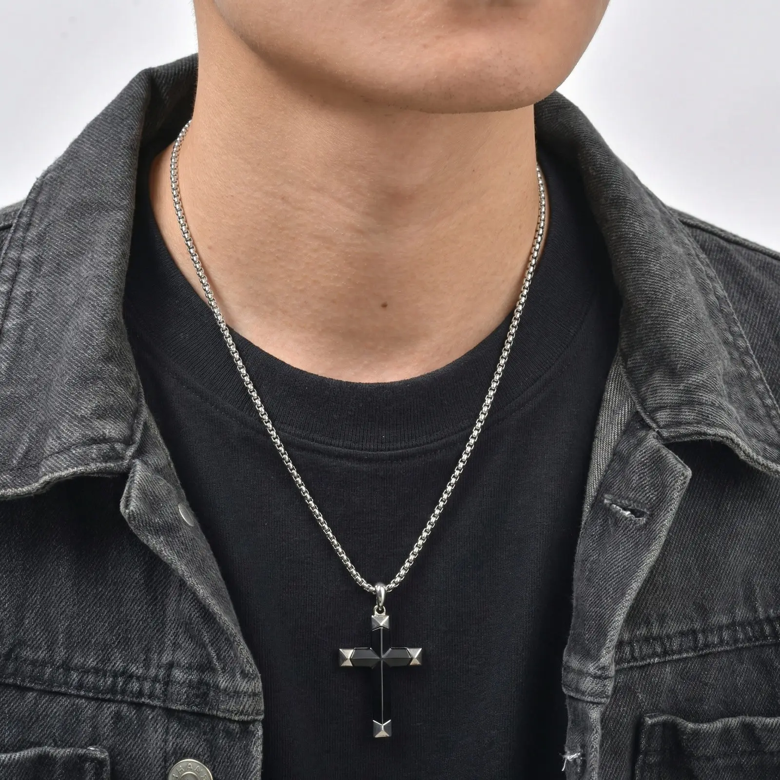 Vnox Natural Black Onyx Cross Necklace for Men, Stainless Steel Pendant Box Chain, Religious Jewelry Gift for Husband Father Son
Vnox Natural Black Onyx Cross Necklace for Men, Stainless Steel Pendant Box Chain, Religious Jewelry Gift for Husband Father Son