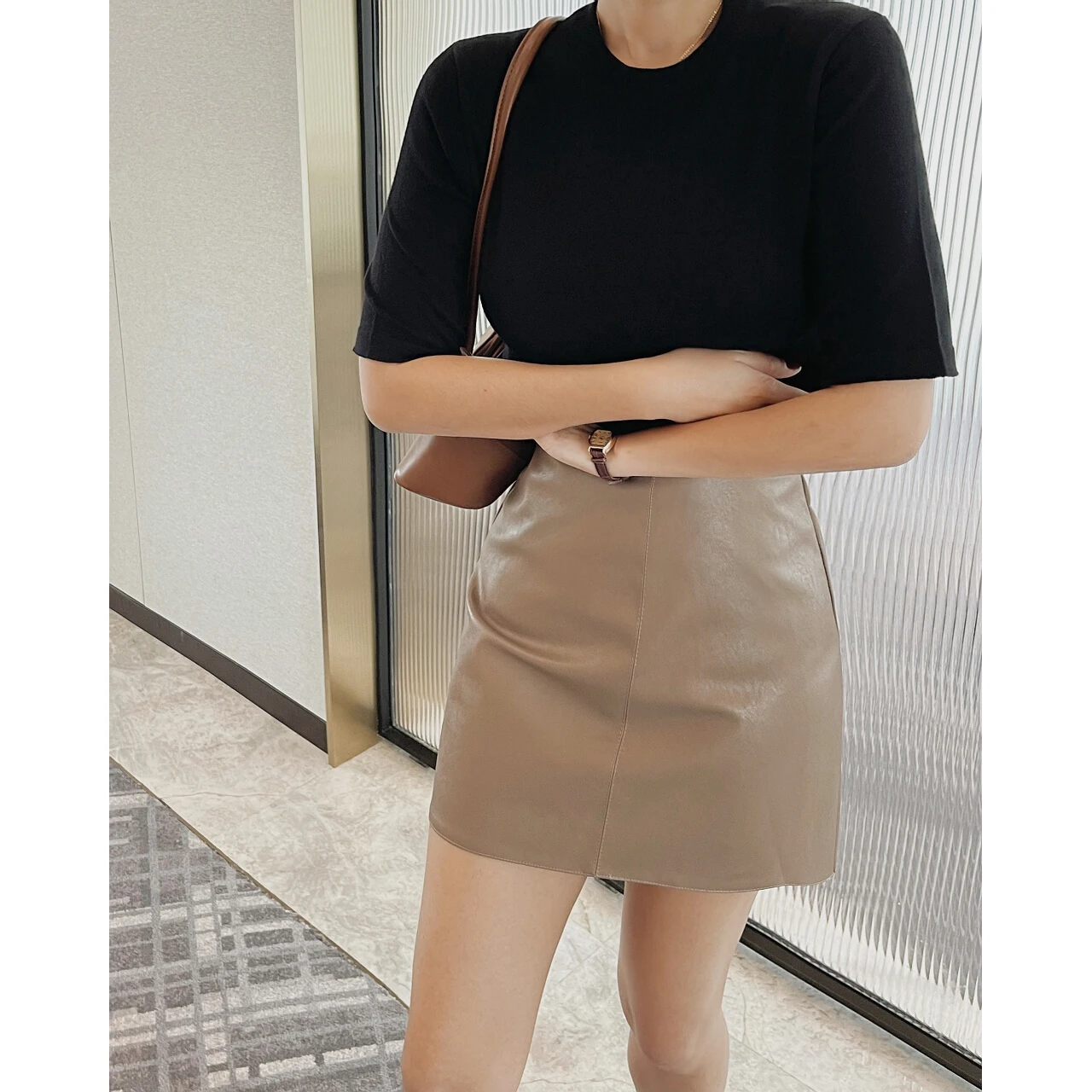 2022 Woman Y2k Clothes Short Sleeve Basic Sweater Oem Pulls Top Korean Fashion Vintage Demi-Season Sweatshirts Grunge T-Shirt
2022 Woman Y2k Clothes Short Sleeve Basic Sweater Oem Pulls Top Korean Fashion Vintage Demi-Season Sweatshirts Grunge T-Shirt