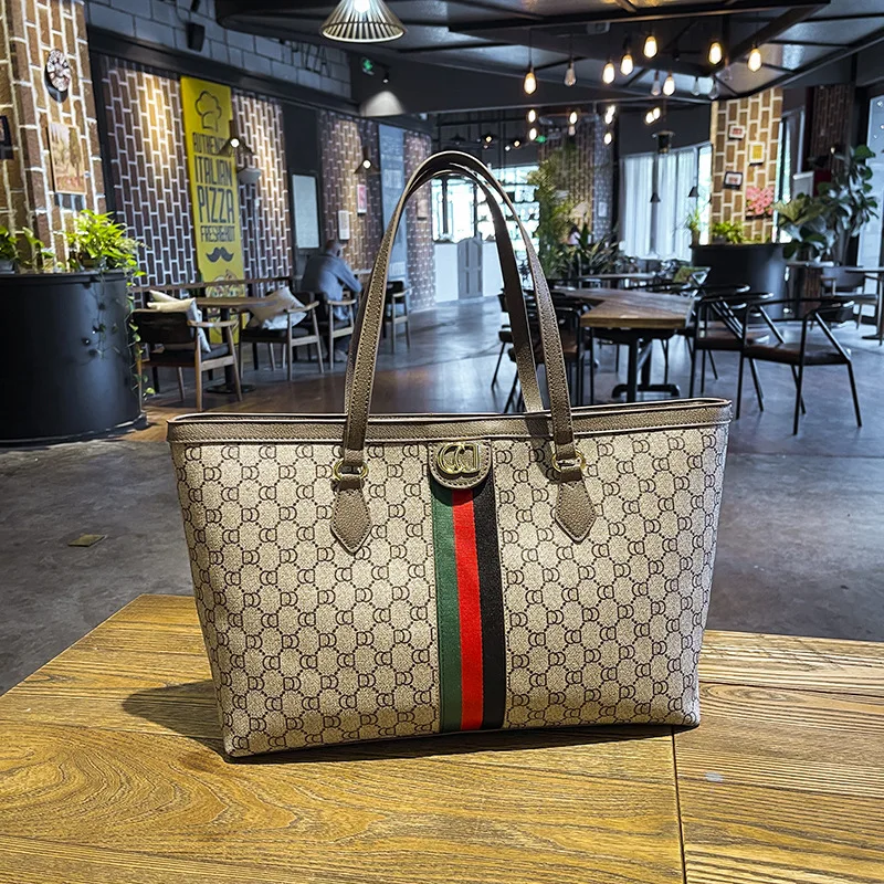 Luxury women's high-end fashionable tote bag large capacity exquisite shoulder bag
Luxury women's high-end fashionable tote bag large capacity exquisite shoulder bag
