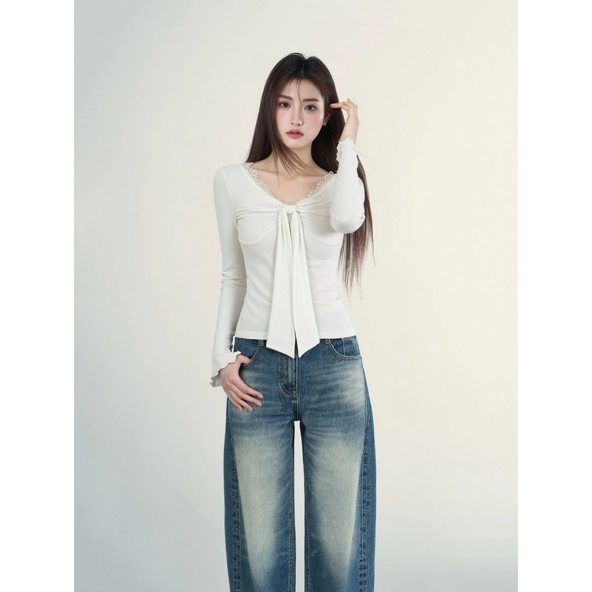 LIXIAOWAN Lace Patchwork Belted Long Sleeve T-Shirt Women's Spring New V-neck Slimming White Top Casual Style Universal Fit
LIXIAOWAN Lace Patchwork Belted Long Sleeve T-Shirt Women's Spring New V-neck Slimming White Top Casual Style Universal Fit