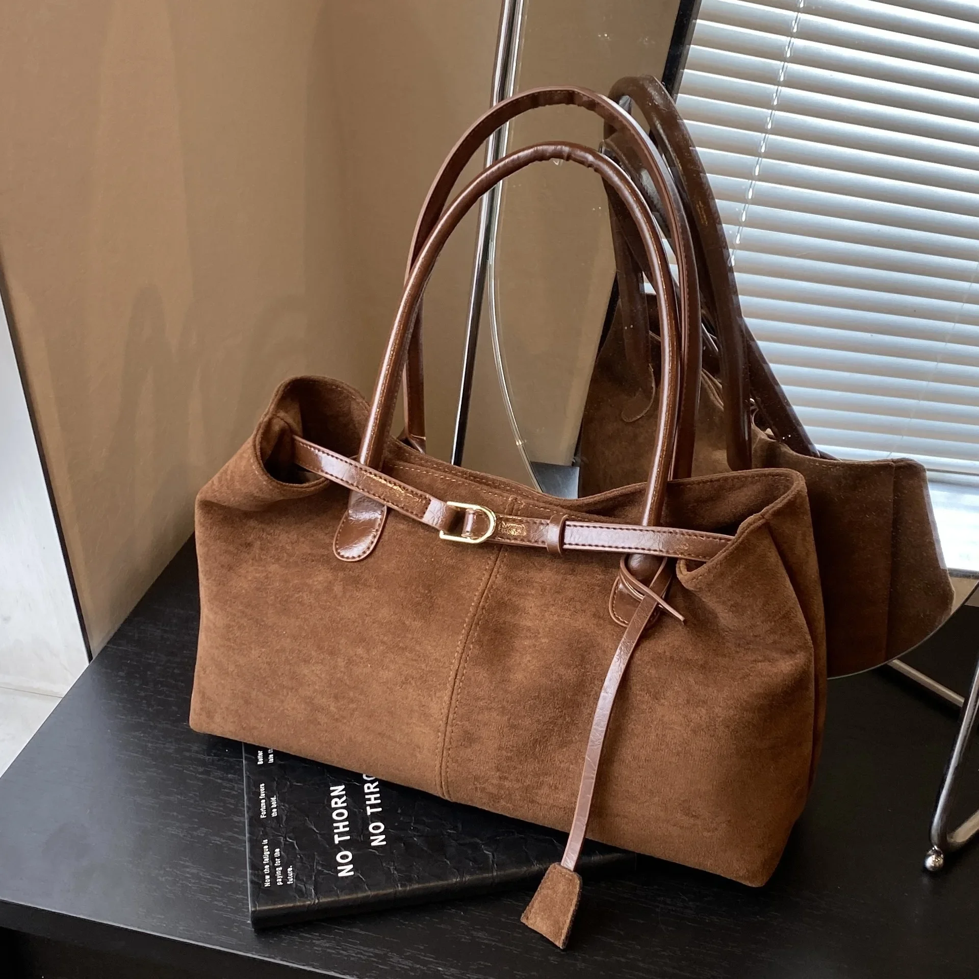 New Designer Luxury Brand Tote Bag Casual Lage Capacity Women Shoulder Bag High Quality PU Leather Ladies Handbags WT416
New Designer Luxury Brand Tote Bag Casual Lage Capacity Women Shoulder Bag High Quality PU Leather Ladies Handbags WT416