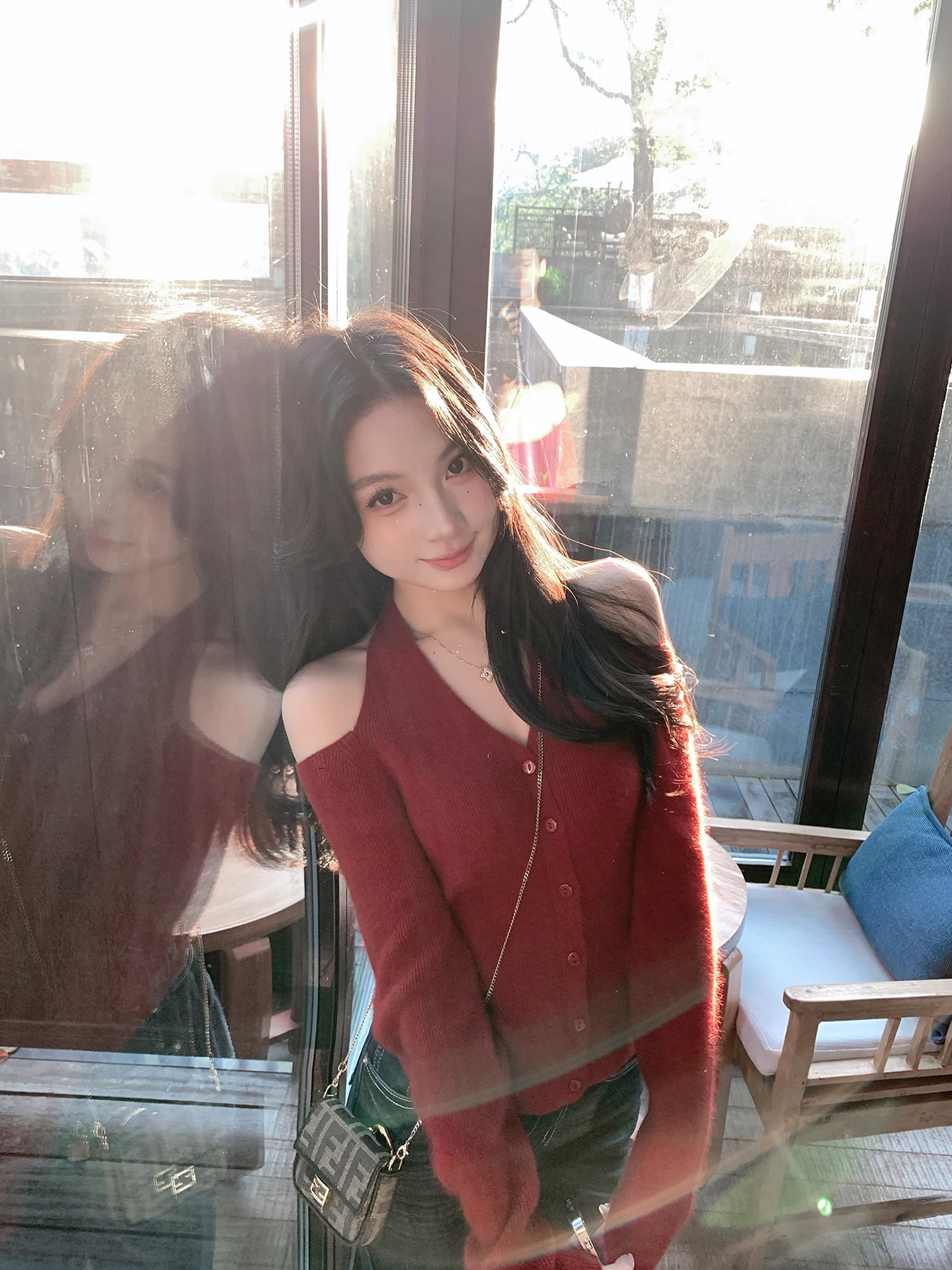 Красный вязаный свитер из смесовой шерсти с мехом, с открытыми плечами, женский зимний пуловер с длинными рукавами, создающий ощущение роскоши и комфорта
Красный вязаный свитер из смесовой шерсти с мехом, с открытыми плечами, женский зимний пуловер с длинными рукавами, создающий ощущение роскоши и комфорта