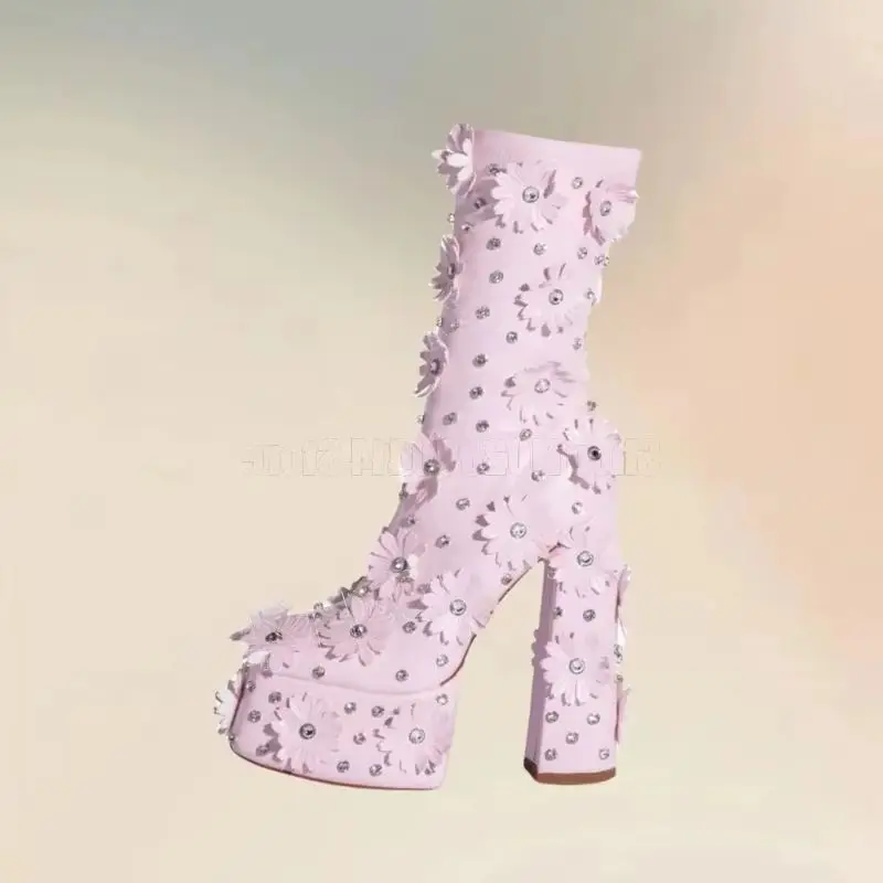 Pink Appliques Crystal Design Platform Boots Side Zipper Women Shoes Chunky High Heels Party Banquet 2026 Zapatos Para Mujere
Pink Appliques Crystal Design Platform Boots Side Zipper Women Shoes Chunky High Heels Party Banquet 2026 Zapatos Para Mujere