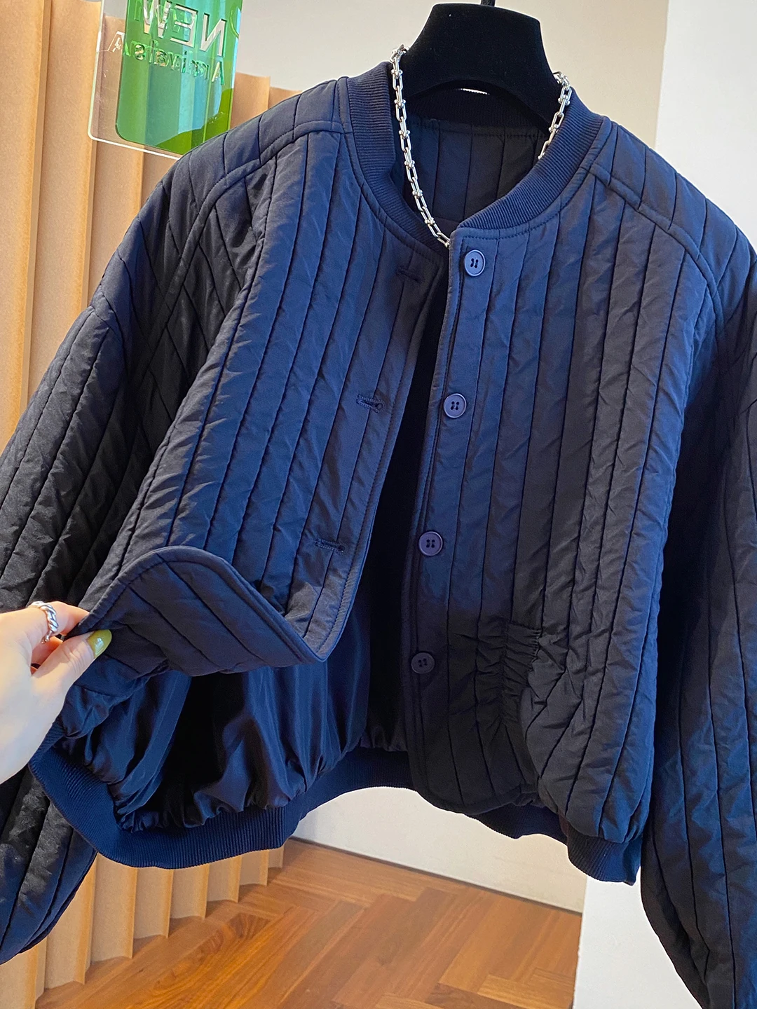 Повседневное хлопковое тютинское женское зимнее пальто больших размеров с украшениями на пуговицах Thiened Long Sve round Ne Design
Повседневное хлопковое тютинское женское зимнее пальто больших размеров с украшениями на пуговицах Thiened Long Sve round Ne Design