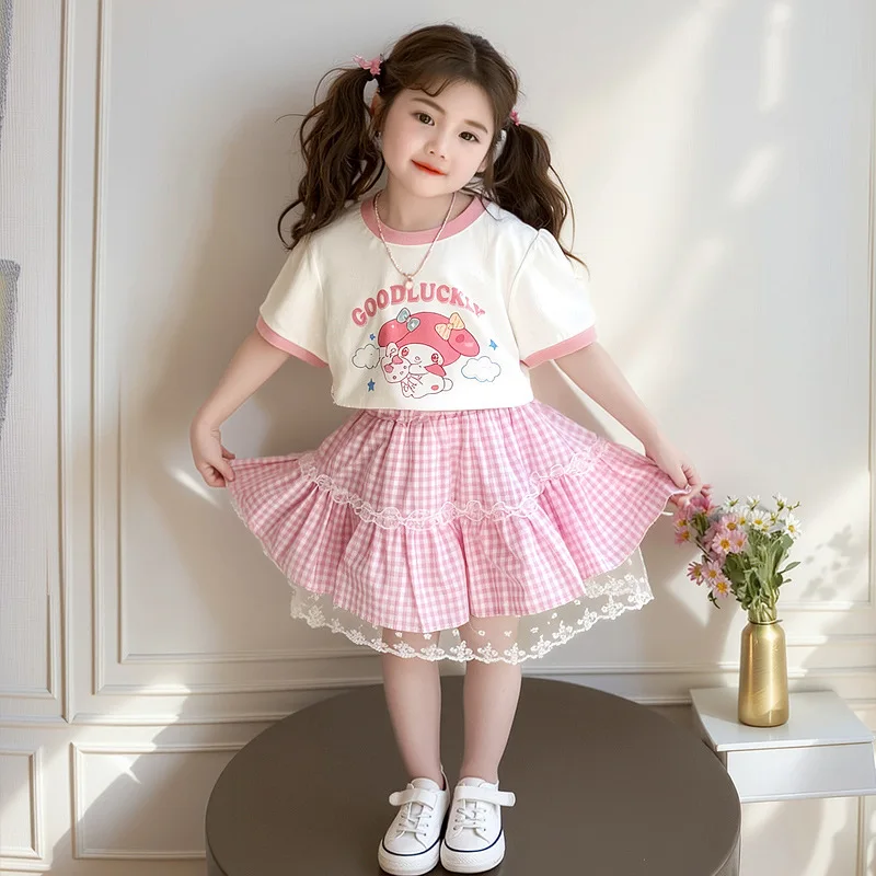 Футболка Sanriou, костюм с короткой юбкой, юбка My Melody, кавайная футболка с короткими рукавами и рисунком аниме, решетчатая юбка, комплект из двух предметов, подарок
Футболка Sanriou, костюм с короткой юбкой, юбка My Melody, кавайная футболка с короткими рукавами и рисунком аниме, решетчатая юбка, комплект из двух предметов, подарок