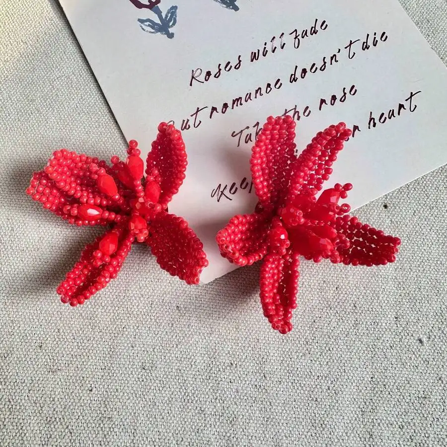 Red 3D Beaded Camellia Clip Earrings For Women Holiday Party Jewelry
Red 3D Beaded Camellia Clip Earrings For Women Holiday Party Jewelry