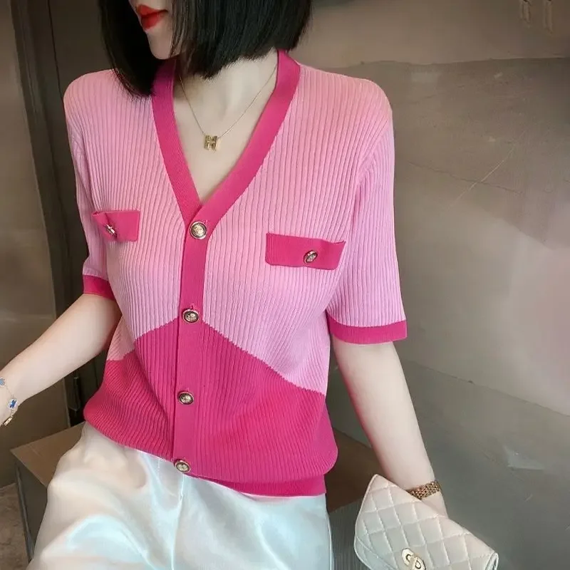 High-end Summer Short Sleeve Knitted Cardigan Soft Sweater Pink White Black Patchwork Coat Single-breasted Thin Blouse Design
High-end Summer Short Sleeve Knitted Cardigan Soft Sweater Pink White Black Patchwork Coat Single-breasted Thin Blouse Design