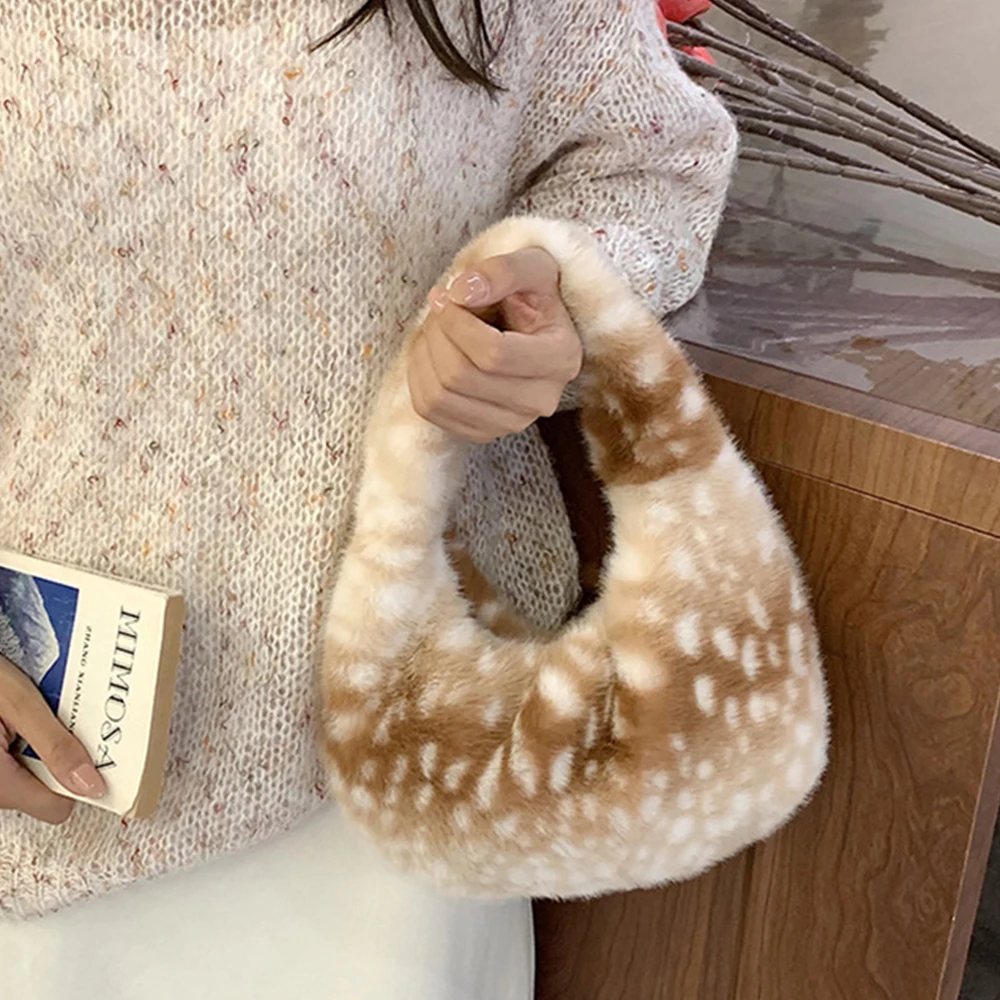 Spotted Deer Pattern Women's Bag Fluffy Faux Fur Bags for Women Warm Soft Plush Purses and Handbags Small Half Moon Cloud Bag
Spotted Deer Pattern Women's Bag Fluffy Faux Fur Bags for Women Warm Soft Plush Purses and Handbags Small Half Moon Cloud Bag