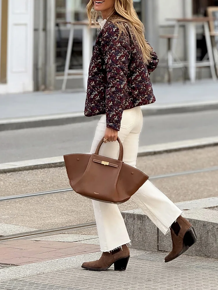 Autumn Winter New Warm Casual Outerwear for Women Vintage Small Floral Printed Long Sleeve Coat Elegant V-neck Commute Jacket
Autumn Winter New Warm Casual Outerwear for Women Vintage Small Floral Printed Long Sleeve Coat Elegant V-neck Commute Jacket