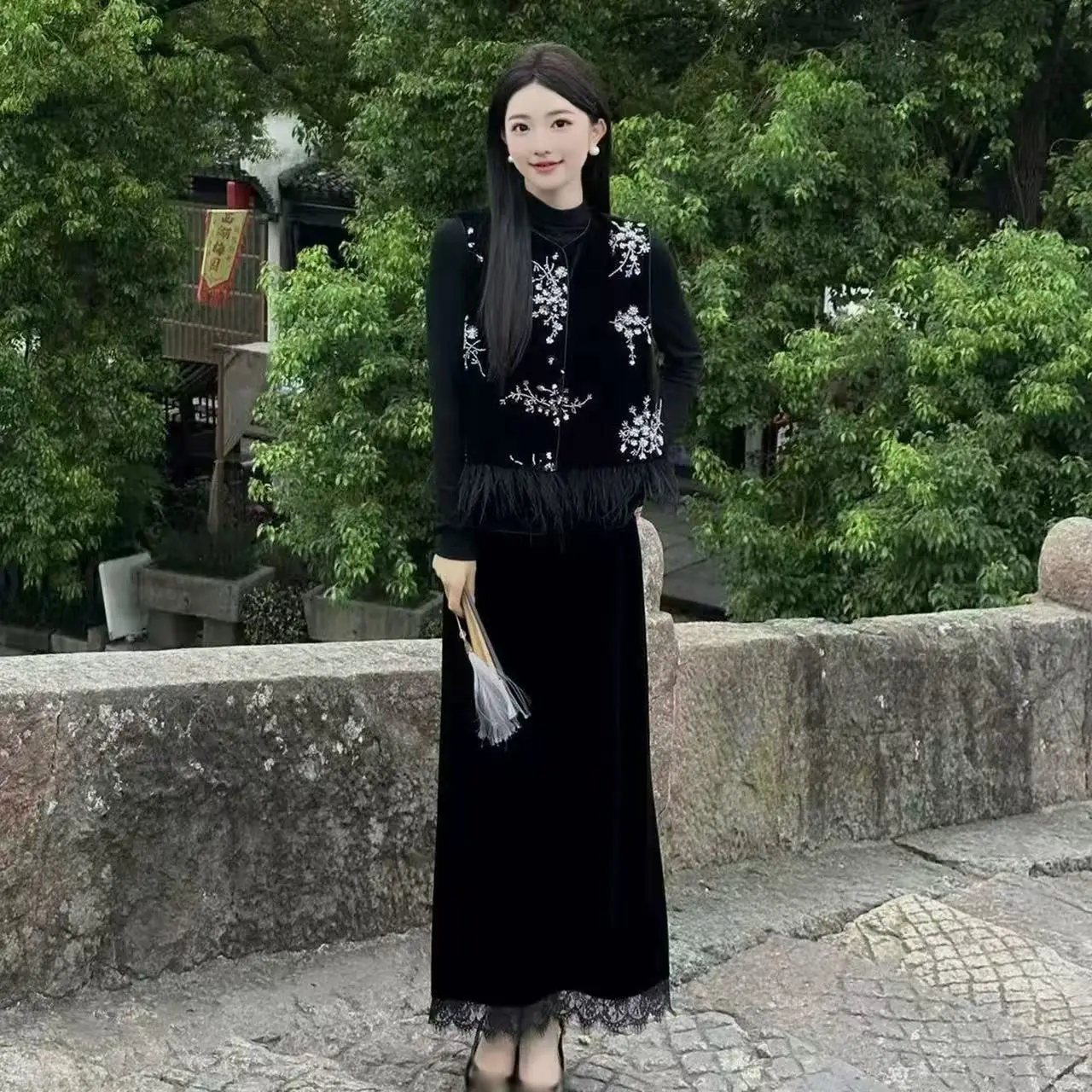 New Chinese Style Handmade Beaded Embroidery Vest Women's Retro Socialite Waistcoat with Cotton Wool Top Autumn and Winter
New Chinese Style Handmade Beaded Embroidery Vest Women's Retro Socialite Waistcoat with Cotton Wool Top Autumn and Winter