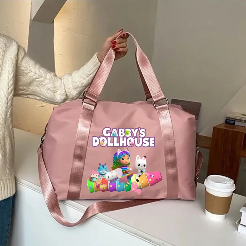 Gabby Dollhouse Travel Bag Kawaii Anime Luggage Bags Anime Outdoor Camping High Capacity Backpack Oxford Cloth Gym Bag New Gifts
Gabby Dollhouse Travel Bag Kawaii Anime Luggage Bags Anime Outdoor Camping High Capacity Backpack Oxford Cloth Gym Bag New Gifts