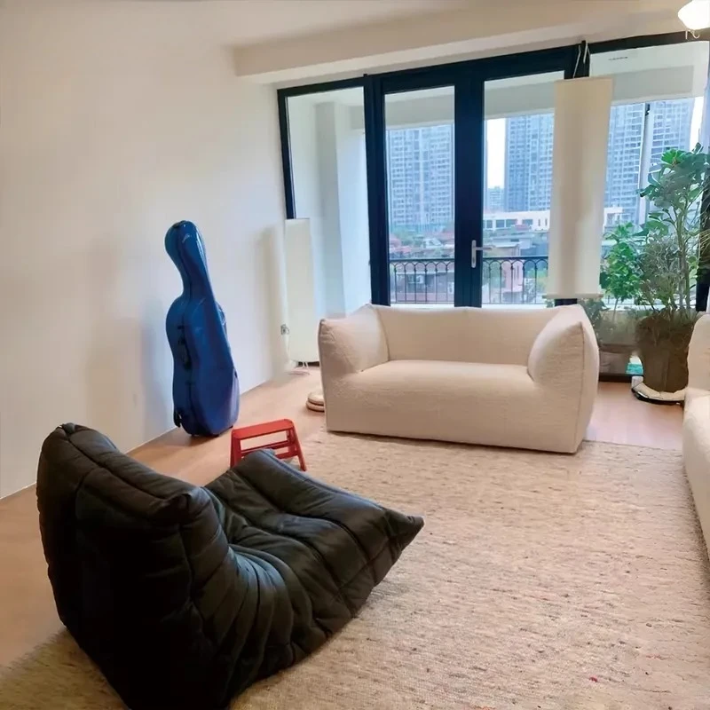 Fashionable and modern new fabric sofa, lightweight and simple design, comfortable seat, suitable for small living rooms
Fashionable and modern new fabric sofa, lightweight and simple design, comfortable seat, suitable for small living rooms