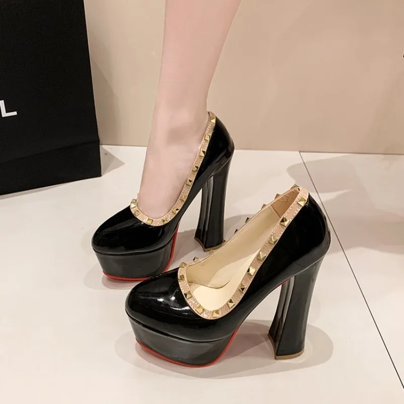 2025 French Temperament Pointed Toe Women's Single Shoes Shallow Mouth Spring and Autumn Metal Rivet Thick Soled Women's Shoes
2025 French Temperament Pointed Toe Women's Single Shoes Shallow Mouth Spring and Autumn Metal Rivet Thick Soled Women's Shoes