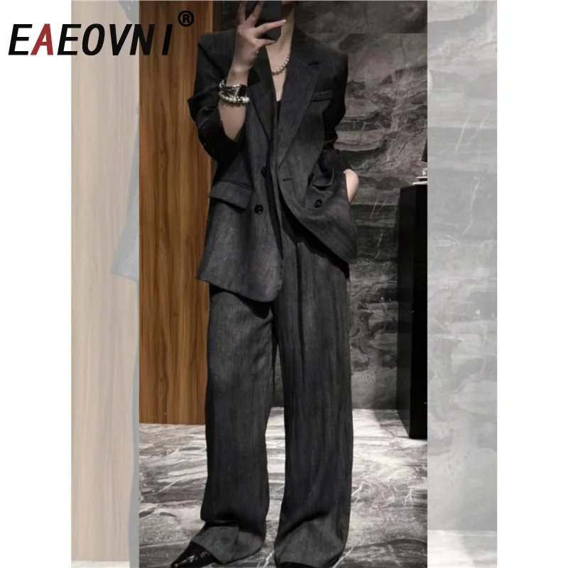 EAEOVNI Fashion Women 2 Piece Set Office Lady Notched Collar Long Sleeve Blazer + Long Pants Versatile 2025 Autumn New Clothing
EAEOVNI Fashion Women 2 Piece Set Office Lady Notched Collar Long Sleeve Blazer + Long Pants Versatile 2025 Autumn New Clothing