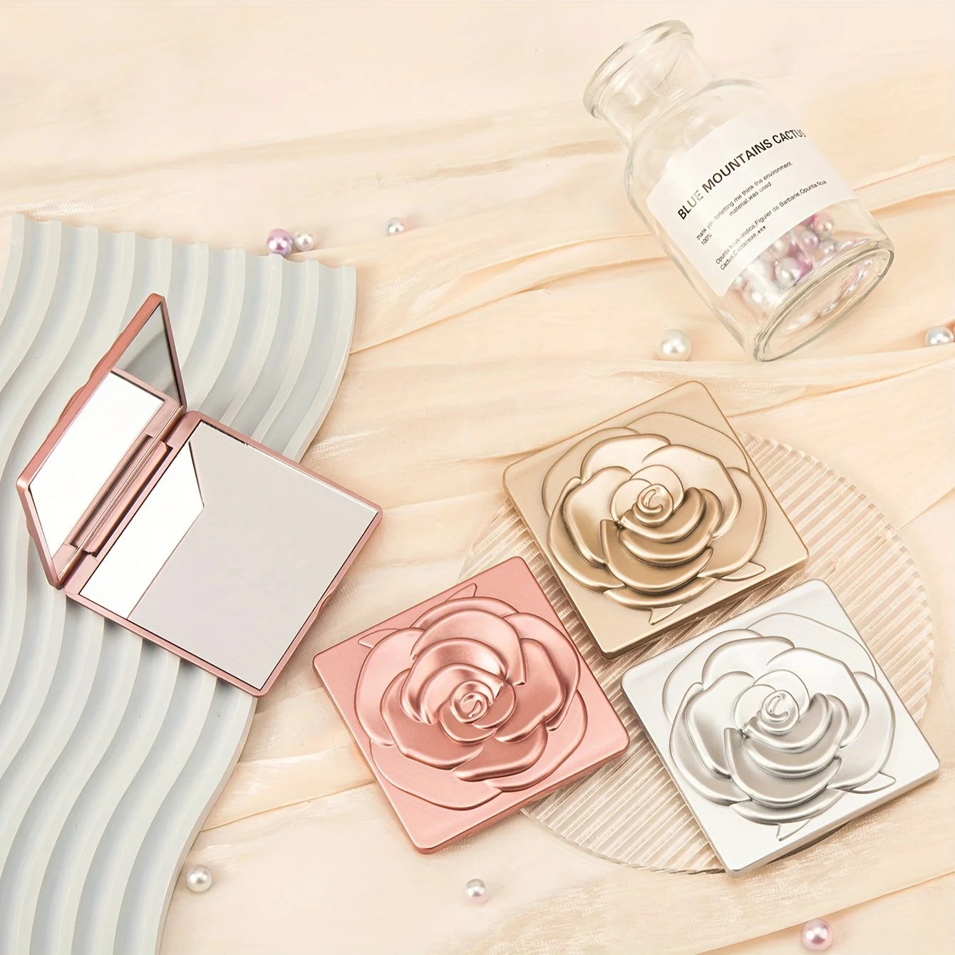 1pc Rose Patterned Delicate Square Folding Makeup Mirror with 2X Magnification HD Glass, Perfect Gift for Dear Mom, Aunt, Grandmother, Daughter, Niece, Sister, Bride And Bridesmaid on Holidays, Birthdays, Weddings, Mother'S Day And Valentine'S Day
1pc Rose Patterned Delicate Square Folding Makeup Mirror with 2X Magnification HD Glass, Perfect Gift for Dear Mom, Aunt, Grandmother, Daughter, Niece, Sister, Bride And Bridesmaid on Holidays, Birthdays, Weddings, Mother'S Day And Valentine'S Day