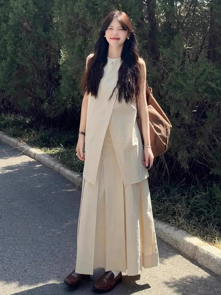 New Chinese Style Refreshing Cotton Linen Two-Piece Set Summer 2026 Zen Tea Clothing Vest Top Half Skirt Ensemble
New Chinese Style Refreshing Cotton Linen Two-Piece Set Summer 2026 Zen Tea Clothing Vest Top Half Skirt Ensemble