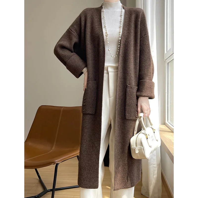 2024 Autumn Winter New 100% Merino Wool Cardigan Knitted Sweater Women Fashion Loose Long Cardigans Lady Solid Thickened Coat
2024 Autumn Winter New 100% Merino Wool Cardigan Knitted Sweater Women Fashion Loose Long Cardigans Lady Solid Thickened Coat