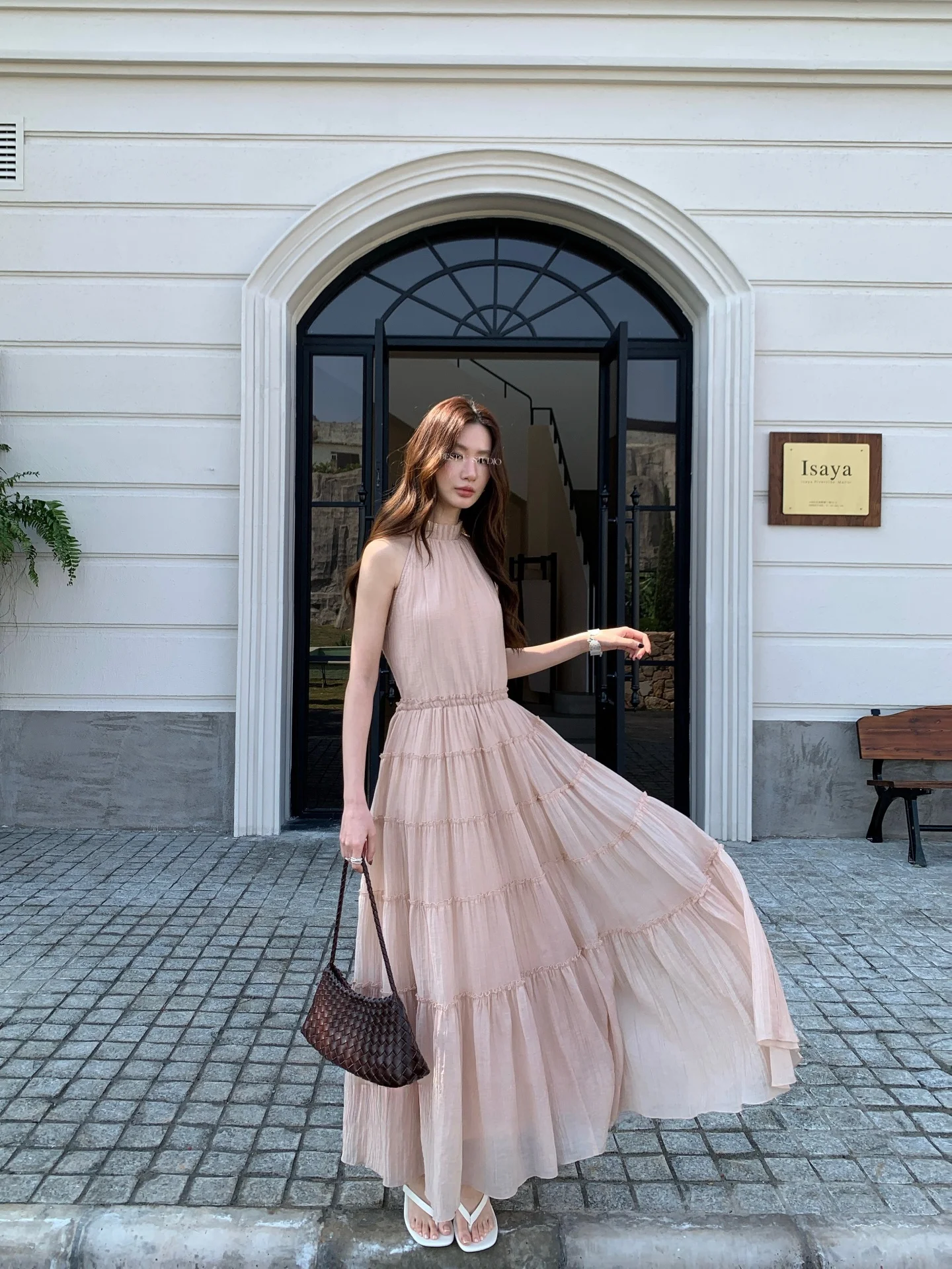 TCCW Sexy Backless Neck Hanging Dress Women's Spring Summer New Holiday Style Long Skirt Elegant High-End Beach Skirt
TCCW Sexy Backless Neck Hanging Dress Women's Spring Summer New Holiday Style Long Skirt Elegant High-End Beach Skirt