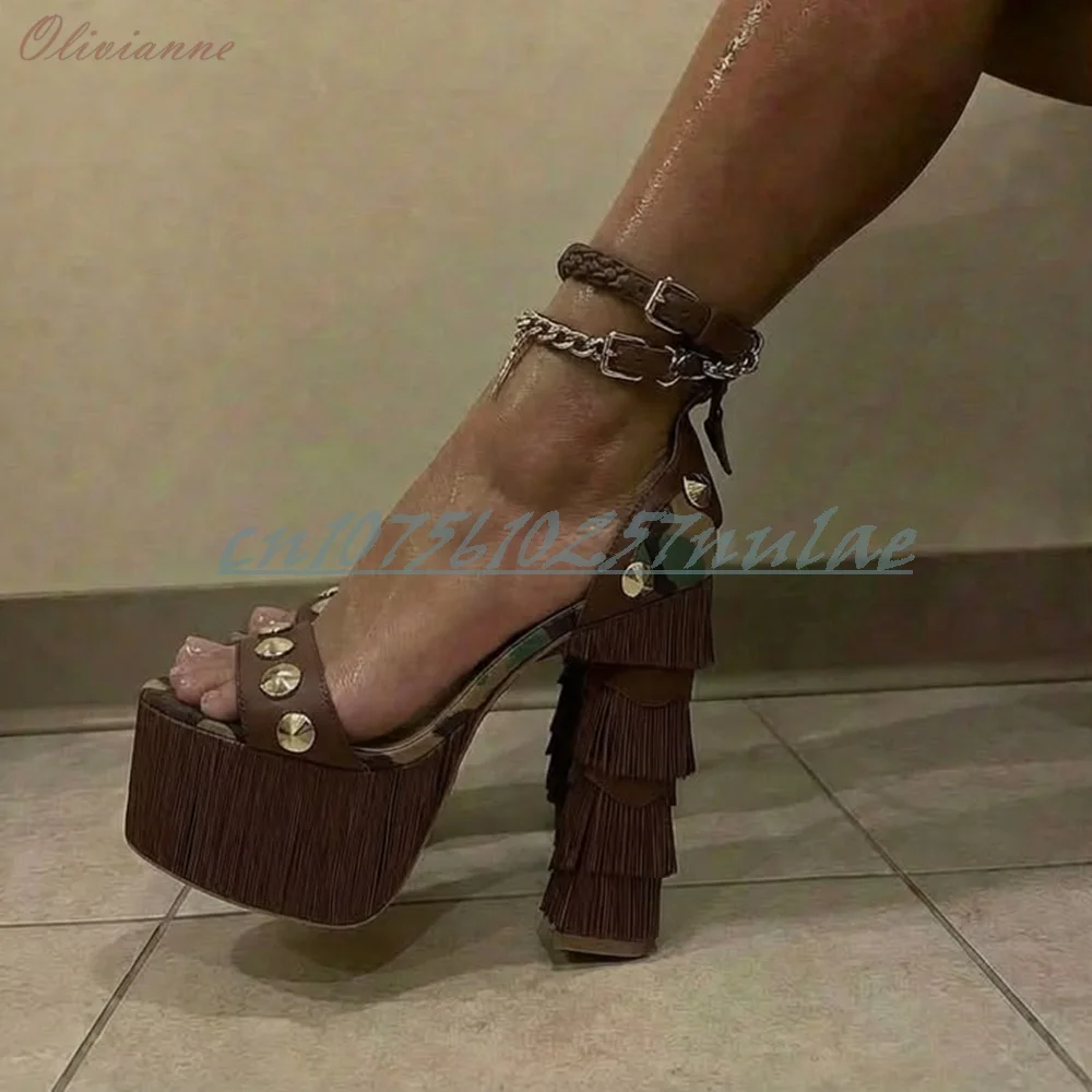 Brown Tassels Fringes Placform Open Toe Sandals Chunky High Heel Front Metal Round Rivets Decr Ankle Buckle Strap Para Mujere
Brown Tassels Fringes Placform Open Toe Sandals Chunky High Heel Front Metal Round Rivets Decr Ankle Buckle Strap Para Mujere