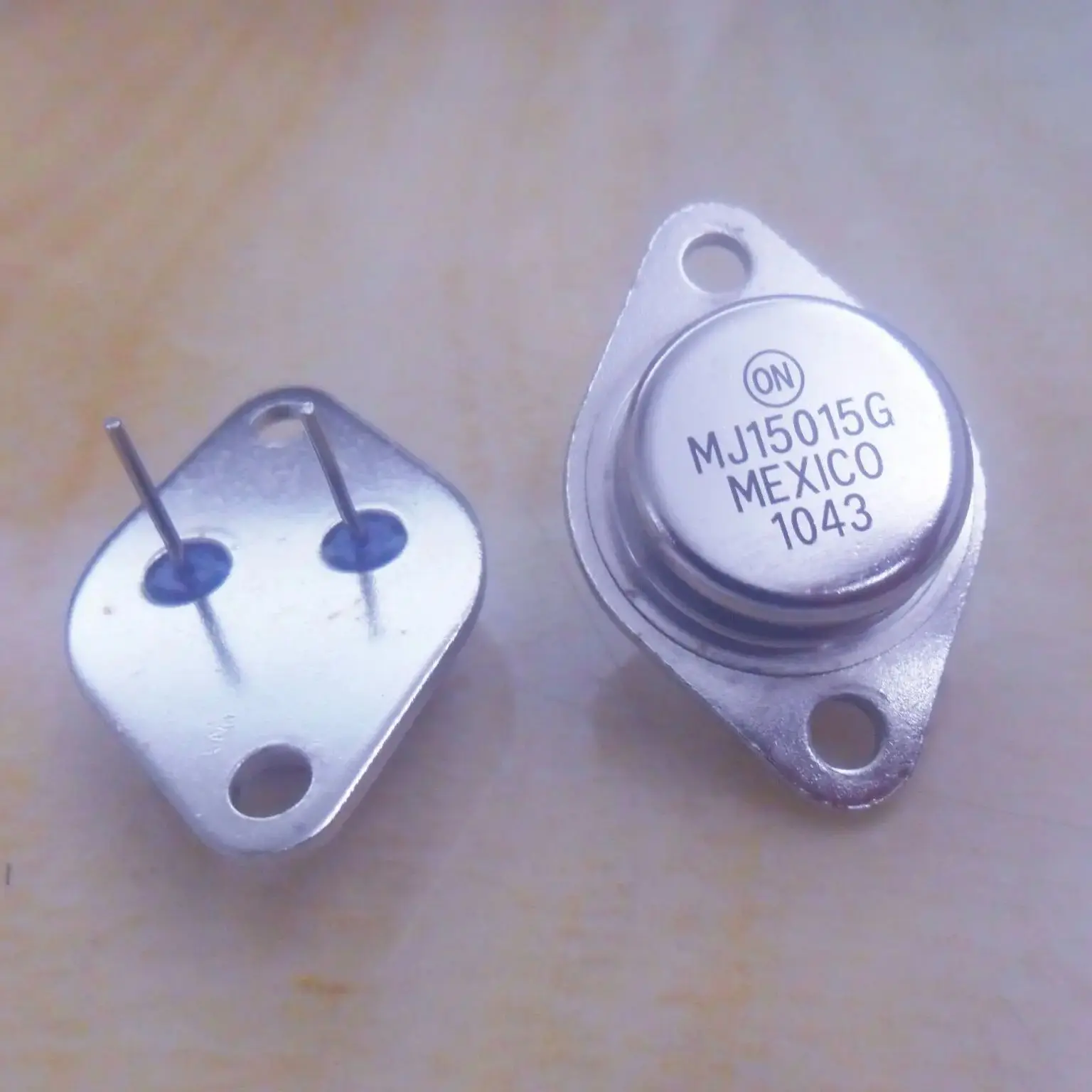 1pcs/lot MJ15015G MJ15016G New&Original In Stock
1pcs/lot MJ15015G MJ15016G New&Original In Stock