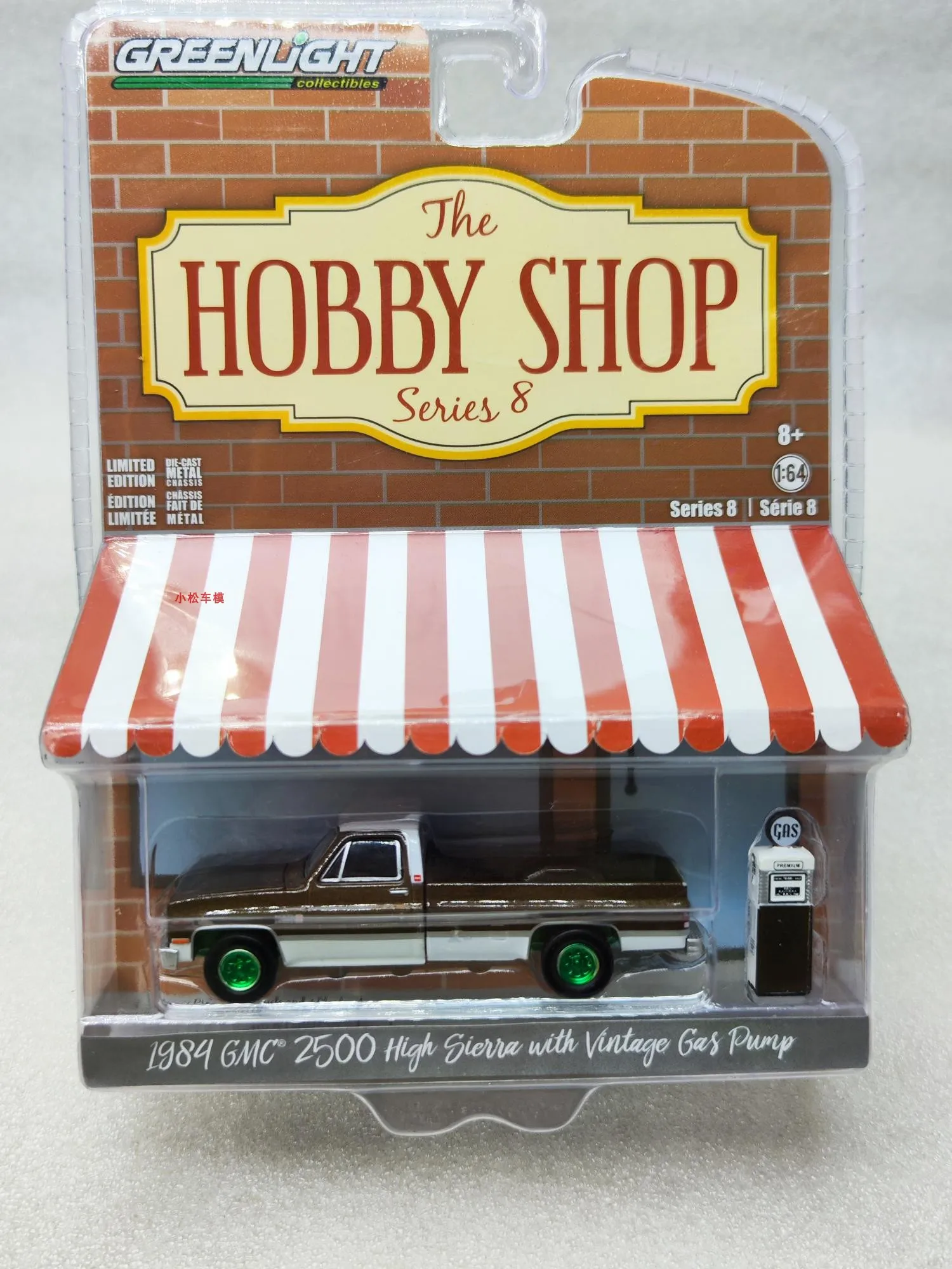 Модель автомобиля Diecast из металлического сплава Джимми 1:64 1984 GMC 2500 S-15, игрушка для коллекции подарков
Модель автомобиля Diecast из металлического сплава Джимми 1:64 1984 GMC 2500 S-15, игрушка для коллекции подарков