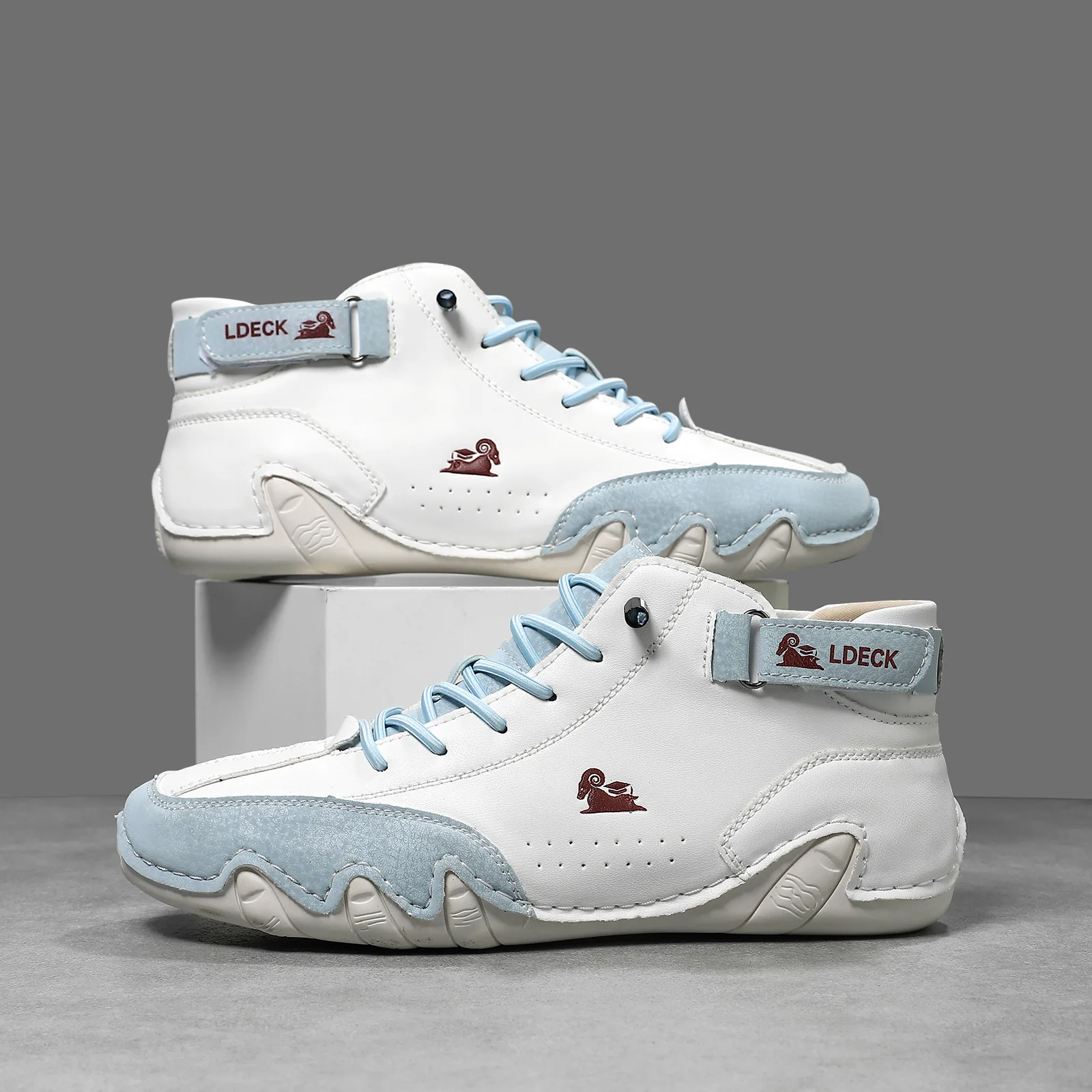 Новая осенняя обувь для женщин, модные кожаные кроссовки для девочек, уличная повседневная спортивная обувь, уличные короткие мотоциклетные ботинки 
Новая осенняя обувь для женщин, модные кожаные кроссовки для девочек, уличная повседневная спортивная обувь, уличные короткие мотоциклетные ботинки