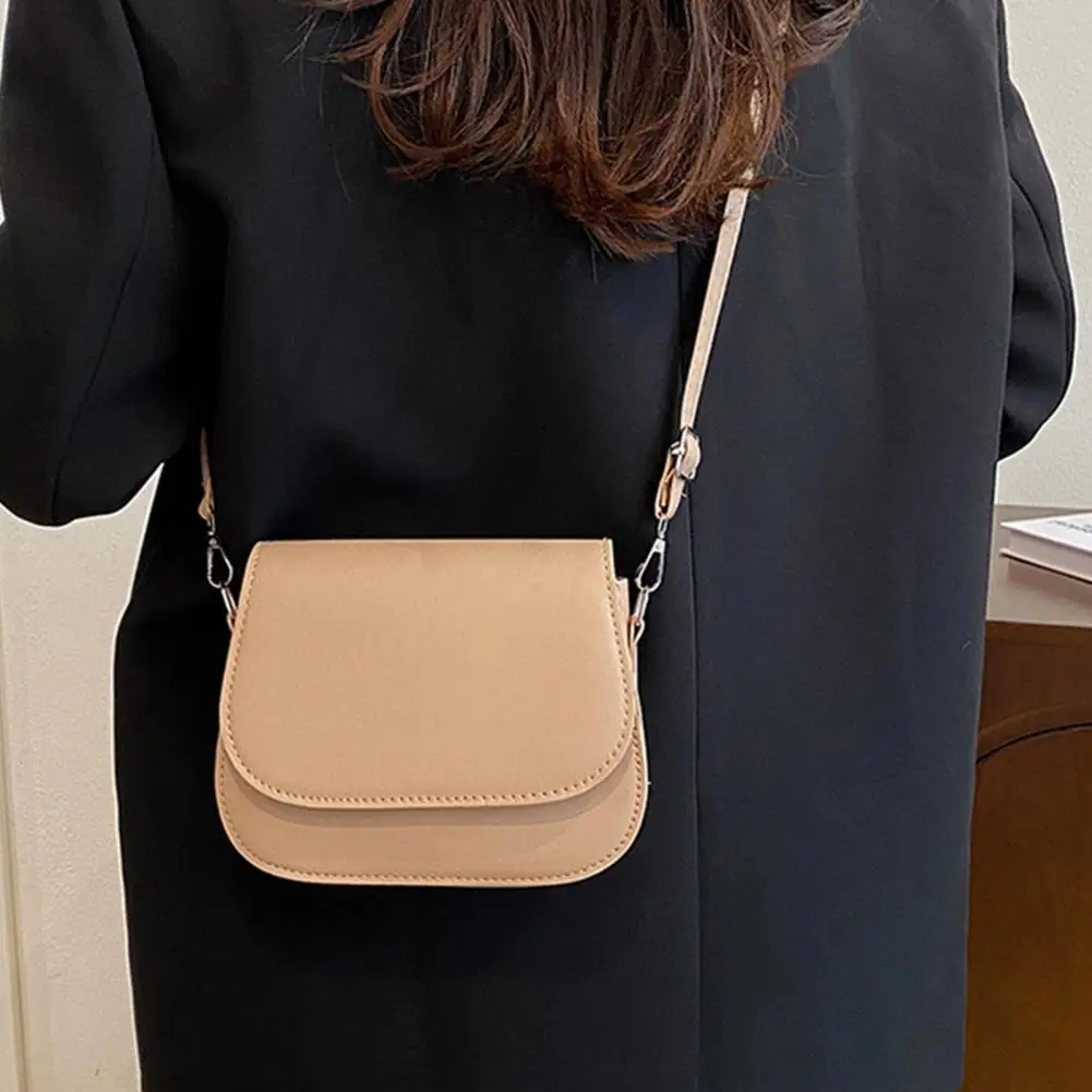 Women Leather Shoulder Purse Stylish Satchel Bag with Adjustable Shoulder Strap Stylish Crossbody Saddle Bag for Dating Party
Women Leather Shoulder Purse Stylish Satchel Bag with Adjustable Shoulder Strap Stylish Crossbody Saddle Bag for Dating Party