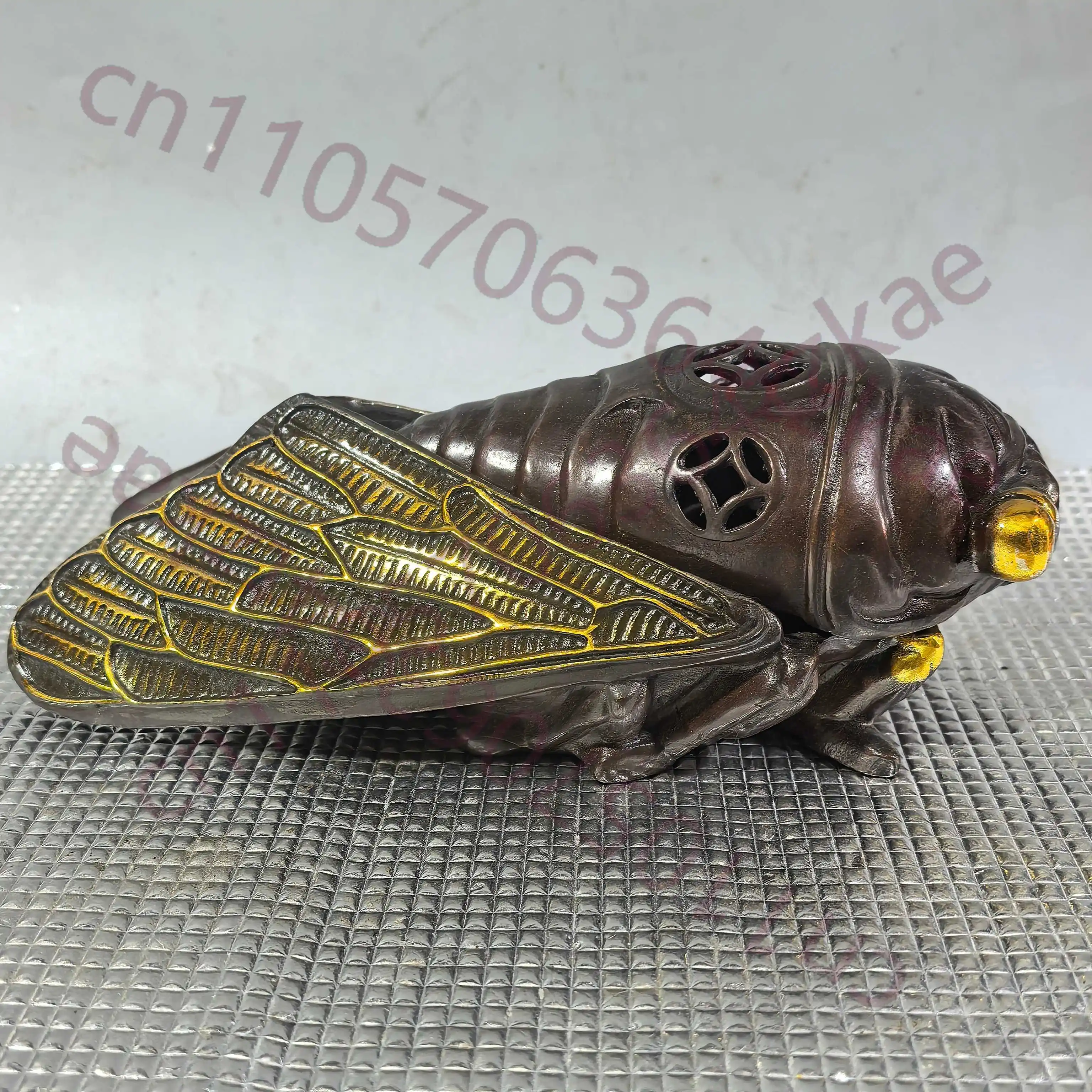 Chinese Folk Collection of antique Pure copper gilded cicada incense burner- Handcrafted Artifacts for Home Decor
Chinese Folk Collection of antique Pure copper gilded cicada incense burner- Handcrafted Artifacts for Home Decor