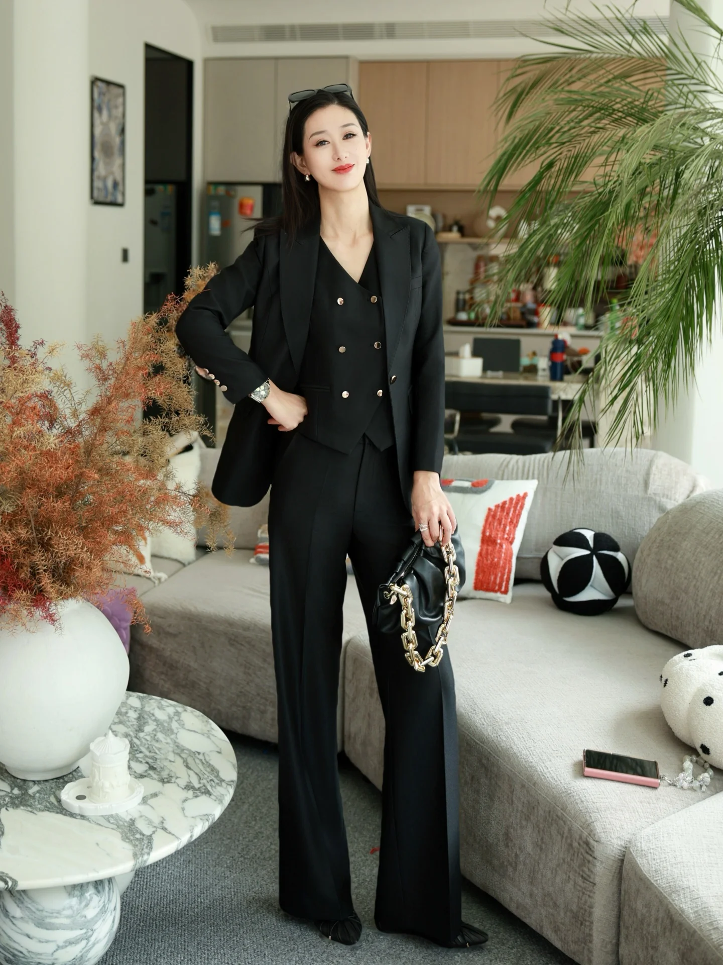 Шерстяной костюмный жилет Bla и брюки прямого кроя Slim Fit для собеседований и работы, с четырьмя пуговицами на манжете, с одним разрезом, производство Китай
Шерстяной костюмный жилет Bla и брюки прямого кроя Slim Fit для собеседований и работы, с четырьмя пуговицами на манжете, с одним разрезом, производство Китай