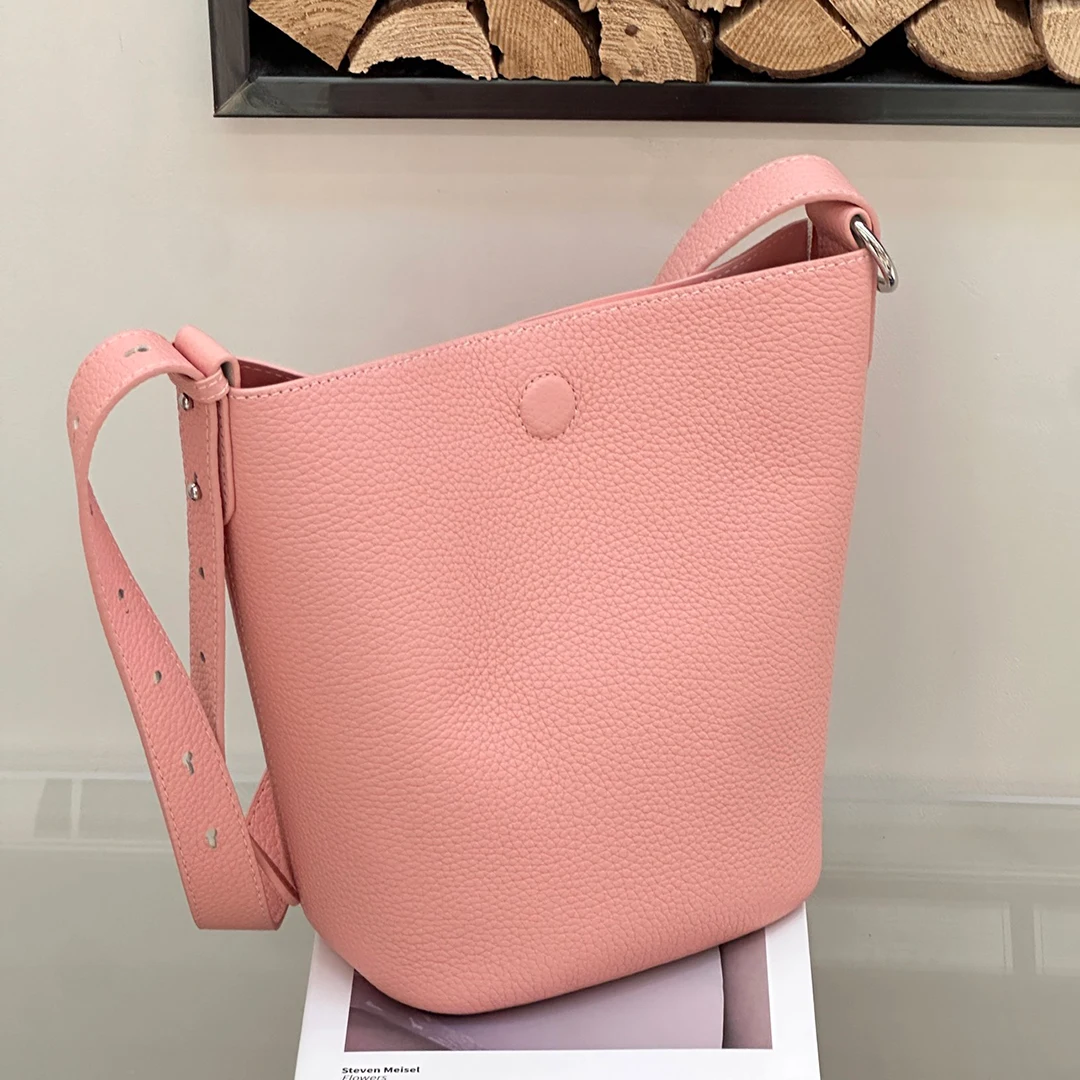 Mendy Women Genuine Leather Bucket Bag Soft Cowhide Shoulder Bag Minimalist Designer Luxury Vintage Underarm Purse Dersigner Lux
Mendy Women Genuine Leather Bucket Bag Soft Cowhide Shoulder Bag Minimalist Designer Luxury Vintage Underarm Purse Dersigner Lux