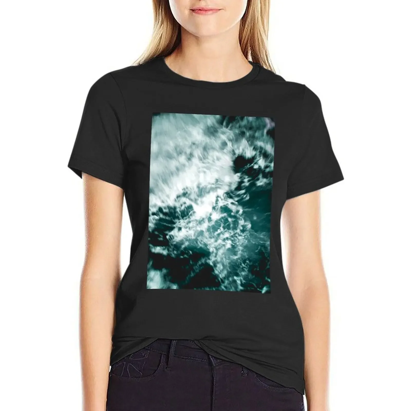Turquoise Sea Waves T-Shirt korean fashion blanks graphics fashion woman blouse 2025
Turquoise Sea Waves T-Shirt korean fashion blanks graphics fashion woman blouse 2025