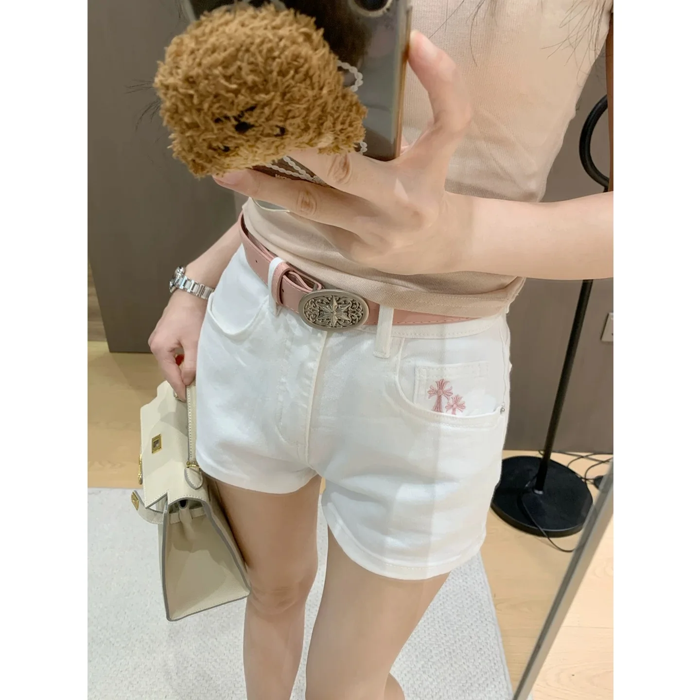 Summer 2026 Women's Loose Wide Leg Short Jeans Heavy Embroidery Cross Design Cotton Natural Waist Zipper Pocket Detail
Summer 2026 Women's Loose Wide Leg Short Jeans Heavy Embroidery Cross Design Cotton Natural Waist Zipper Pocket Detail