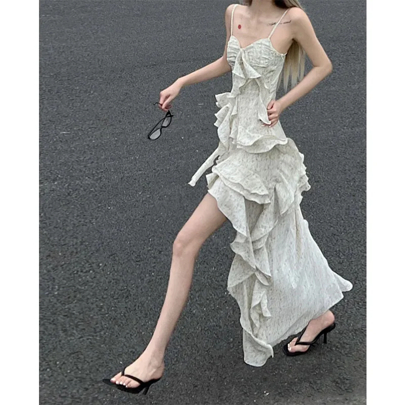French Style Dynamic Floral Fairy Long Dress with Draped Irregular Layers and Ruffled Edges Vacation Spaghetti Strap Dress
French Style Dynamic Floral Fairy Long Dress with Draped Irregular Layers and Ruffled Edges Vacation Spaghetti Strap Dress