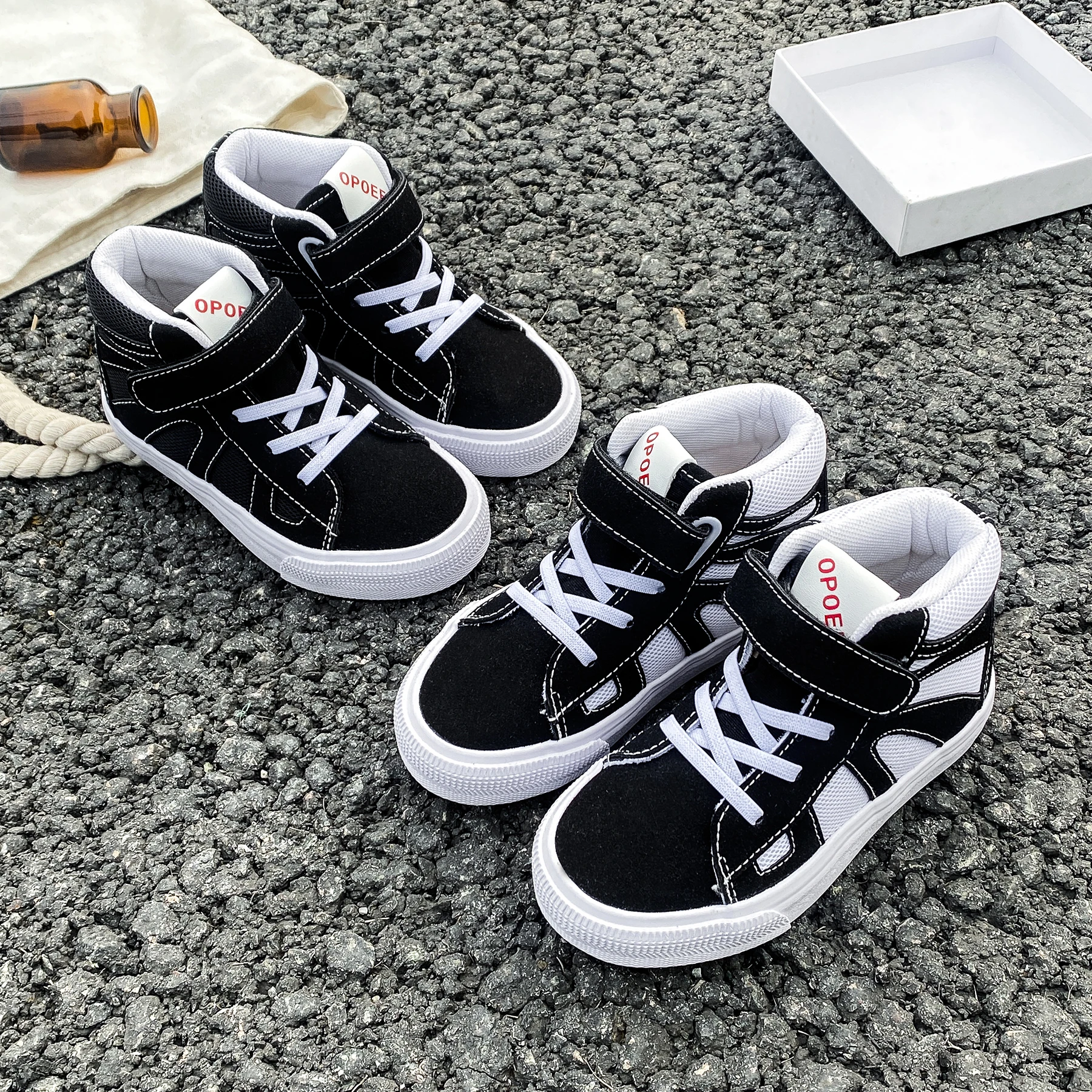 1161 1167 Fashionable board shoes, breathable cloth shoes, high top children's solid color canvas shoes, boys and girls
1161 1167 Fashionable board shoes, breathable cloth shoes, high top children's solid color canvas shoes, boys and girls