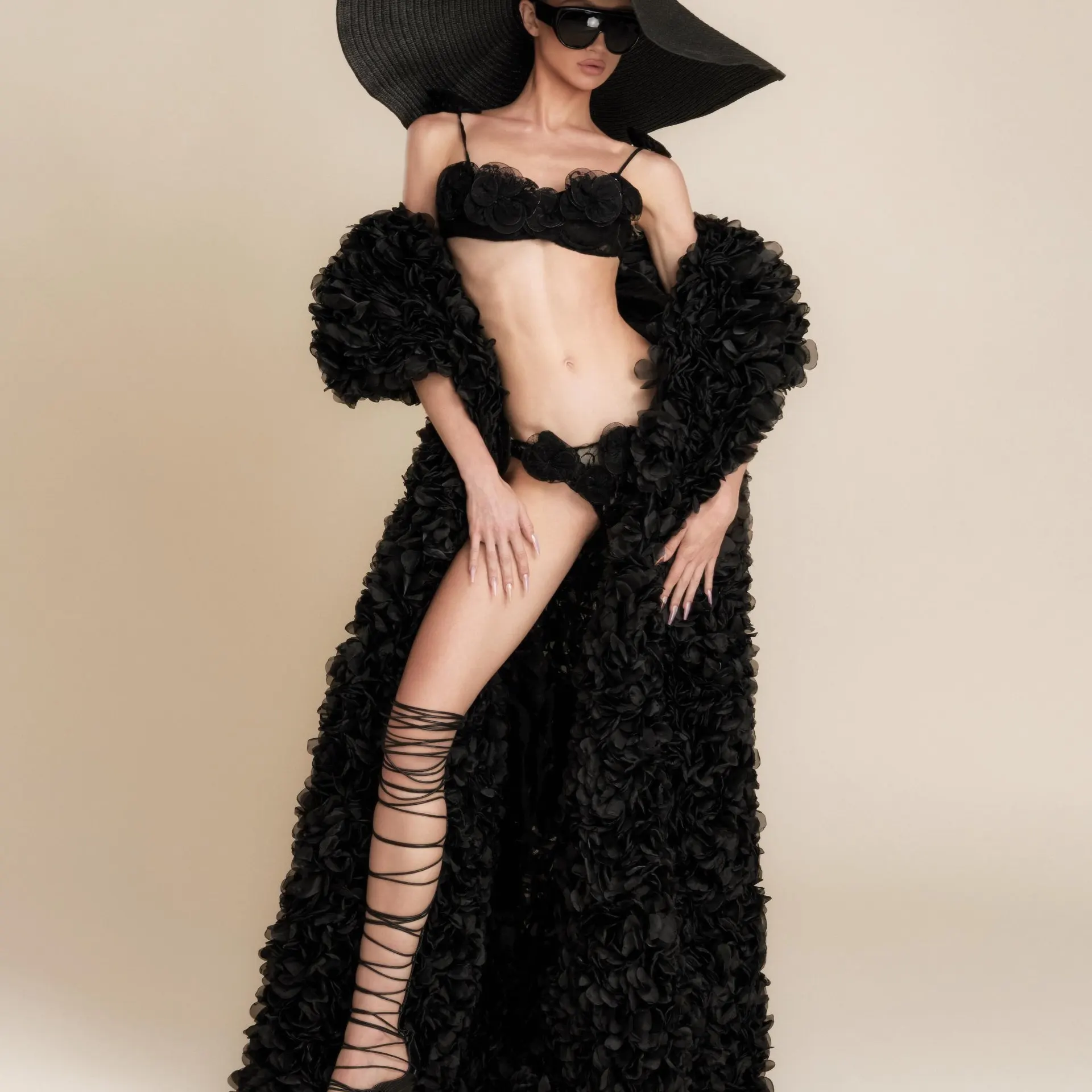 2026 Luxury Black Cape Coat Women Oversized 3D Flower Organza Shawl Poncho Long Sleeve Dramatic Statement Piece Dark Romantic
2026 Luxury Black Cape Coat Women Oversized 3D Flower Organza Shawl Poncho Long Sleeve Dramatic Statement Piece Dark Romantic