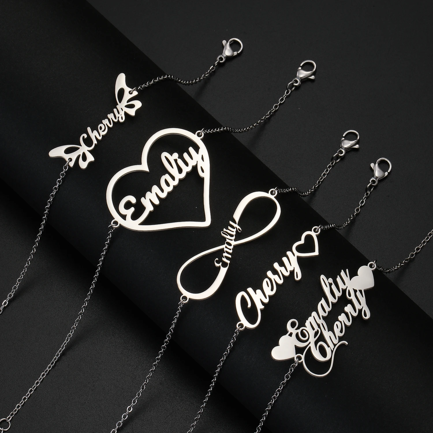1pcCustom Letter Valentine's Day Couple Gift Necklace Stainless Steel JewelryCustom Name Plates Pendant Necklace For Women
1pcCustom Letter Valentine's Day Couple Gift Necklace Stainless Steel JewelryCustom Name Plates Pendant Necklace For Women