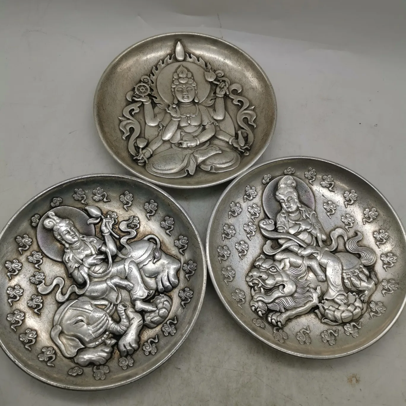 free shipping 18cm china tibet silver White copper various silver dollar coin big Plate metal crafts Family decoration
free shipping 18cm china tibet silver White copper various silver dollar coin big Plate metal crafts Family decoration