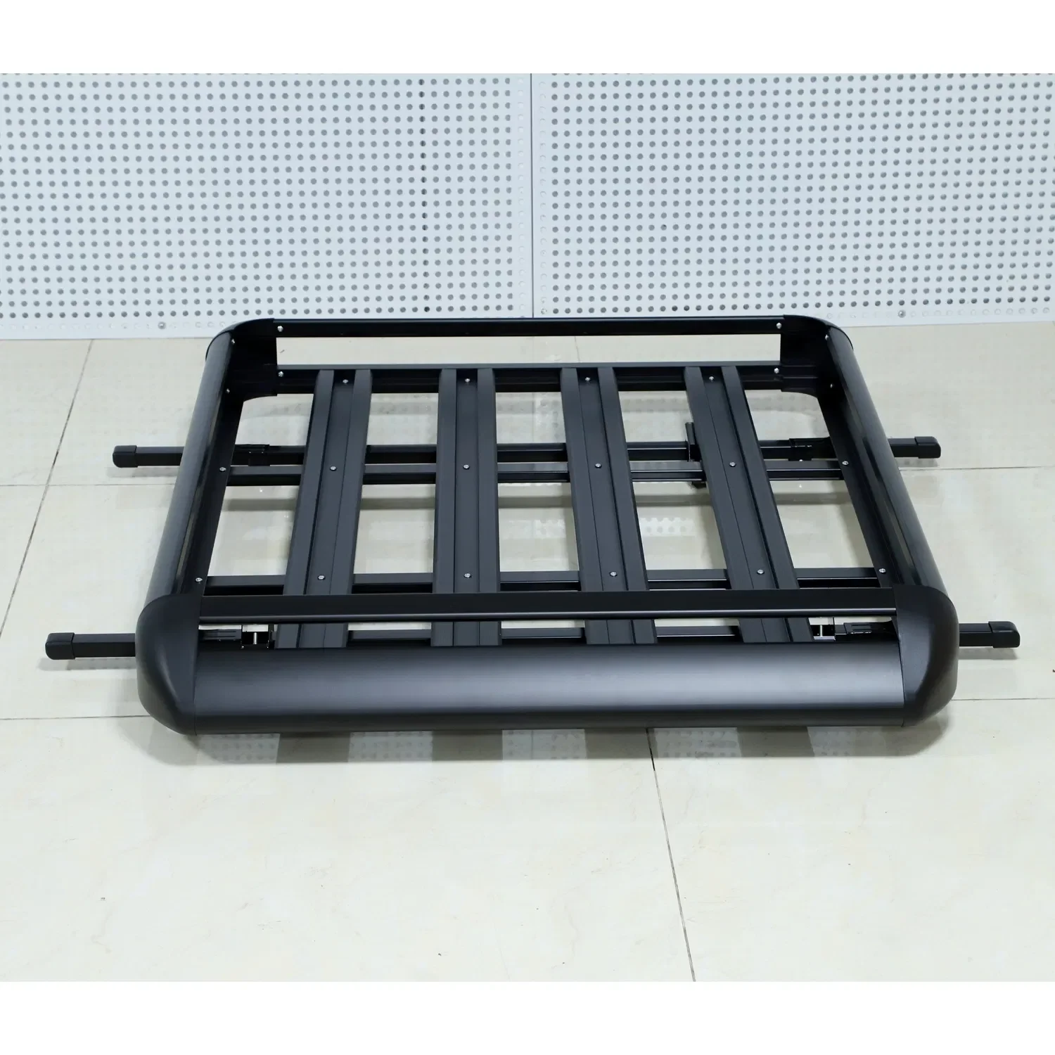 Polar Bear Car Modification Store Universal Aluminium Alloy Car Roof Cage Rack with Roof Rail
Polar Bear Car Modification Store Universal Aluminium Alloy Car Roof Cage Rack with Roof Rail