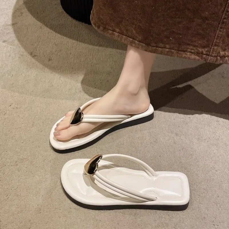 Summer New 2026 Lady Heart Shape Flip Flops Summer Outdoor Slippers Travel Outdoor Beach Fashionable Flip Flops
Summer New 2026 Lady Heart Shape Flip Flops Summer Outdoor Slippers Travel Outdoor Beach Fashionable Flip Flops