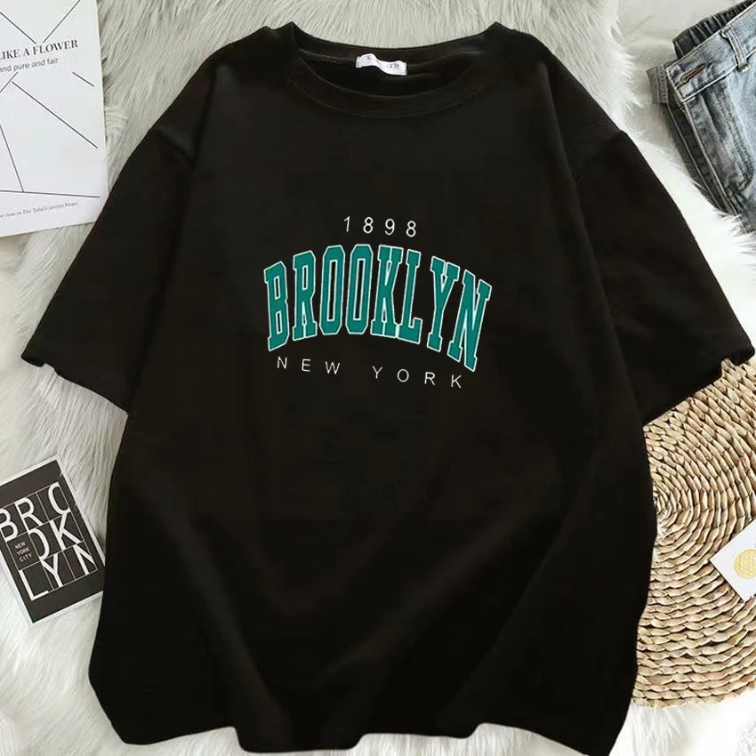 Women T-Shirt New1898 Brooklyn York Letter Drop Shoulder Print Vintage T Shirt Oversized Simple Clothes Female Tshirt Y2K Top 
Women T-Shirt New1898 Brooklyn York Letter Drop Shoulder Print Vintage T Shirt Oversized Simple Clothes Female Tshirt Y2K Top