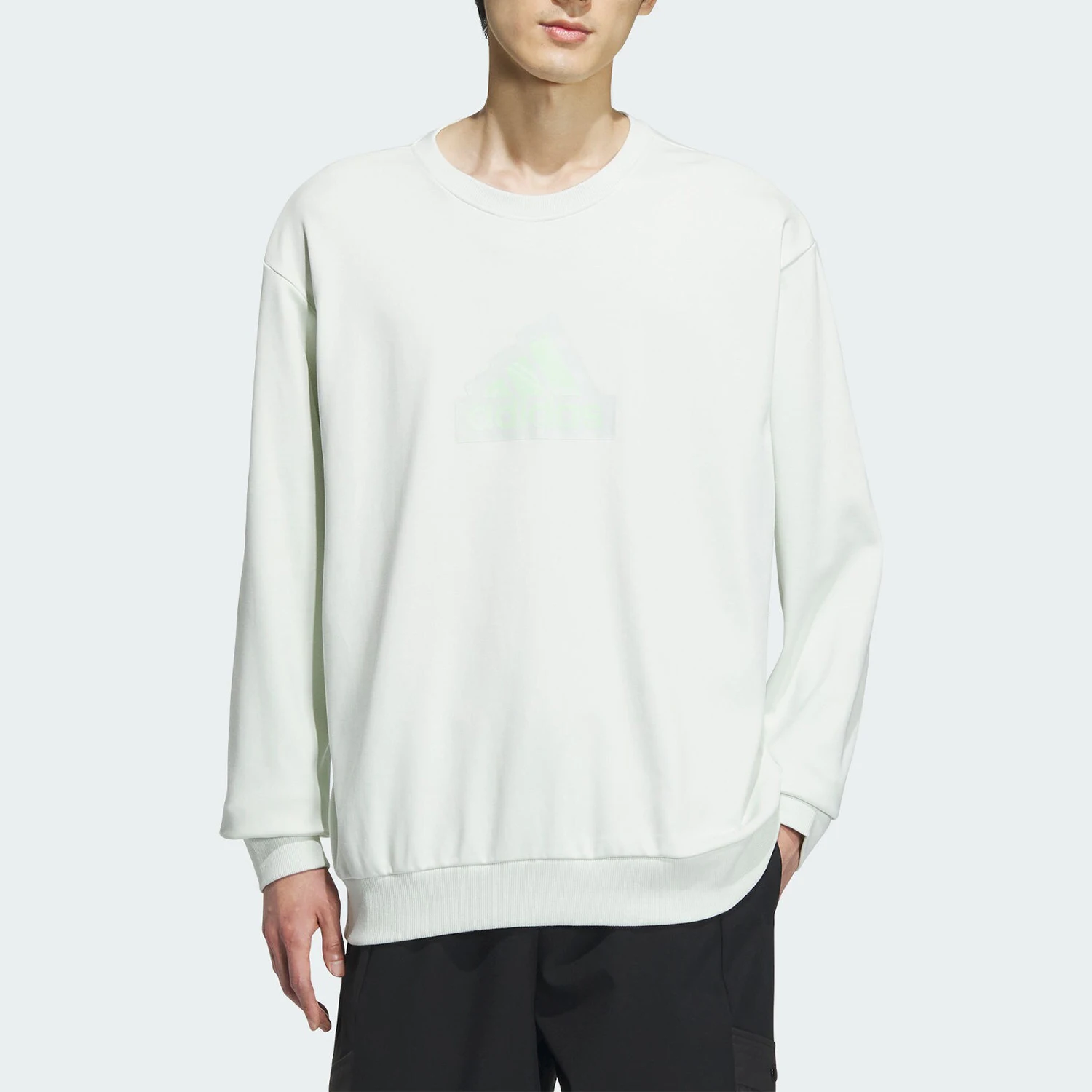 Adidas подлинная весенняя новая мужская минималистичная толстовка с круглым вырезом IT3991
Adidas подлинная весенняя новая мужская минималистичная толстовка с круглым вырезом IT3991