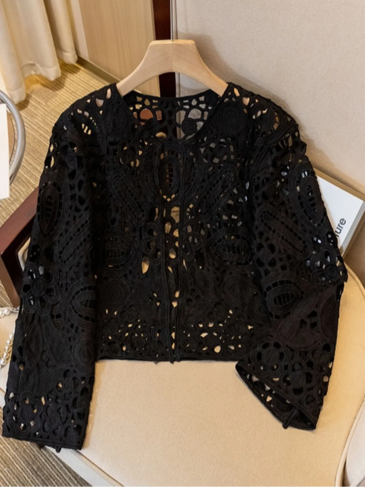 Black Lace Hook Flower Hollow out Cardigan Jacket Women's plus Size Short Outerwear Top Korean Style Loose Fit Long Sleeve
Black Lace Hook Flower Hollow out Cardigan Jacket Women's plus Size Short Outerwear Top Korean Style Loose Fit Long Sleeve