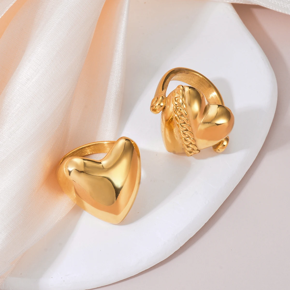 Retro Love Heart Wide Glossy Rings for Women Stainless Steel Metal Temperament Girl Gift Jewelry Dropshipping
Retro Love Heart Wide Glossy Rings for Women Stainless Steel Metal Temperament Girl Gift Jewelry Dropshipping