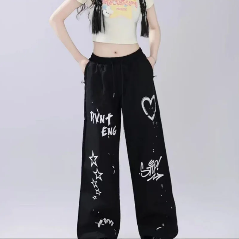Spring and Autumn pleated sports pants for women's casual loose fit slimming straight leg wide leg pants with ins design sense
Spring and Autumn pleated sports pants for women's casual loose fit slimming straight leg wide leg pants with ins design sense