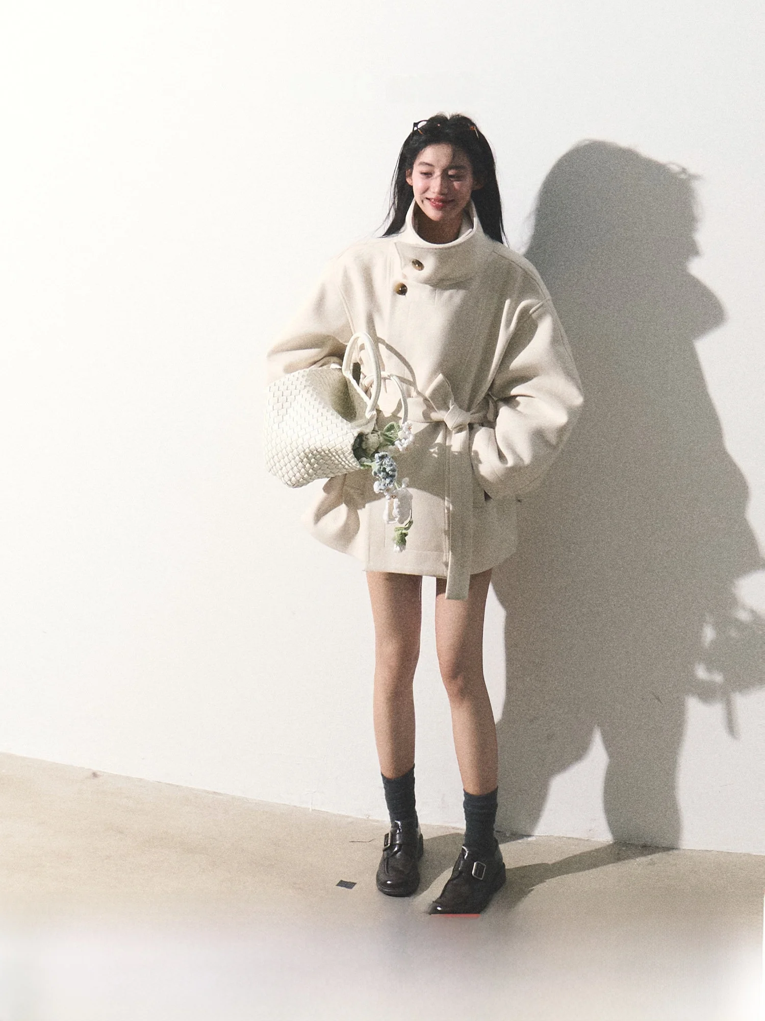 OAKMOO Women's Woolen Coat ortened Waist Design Stand Collar Thiened Cotton Autumn Winter Faion Outerwear
OAKMOO Women's Woolen Coat ortened Waist Design Stand Collar Thiened Cotton Autumn Winter Faion Outerwear