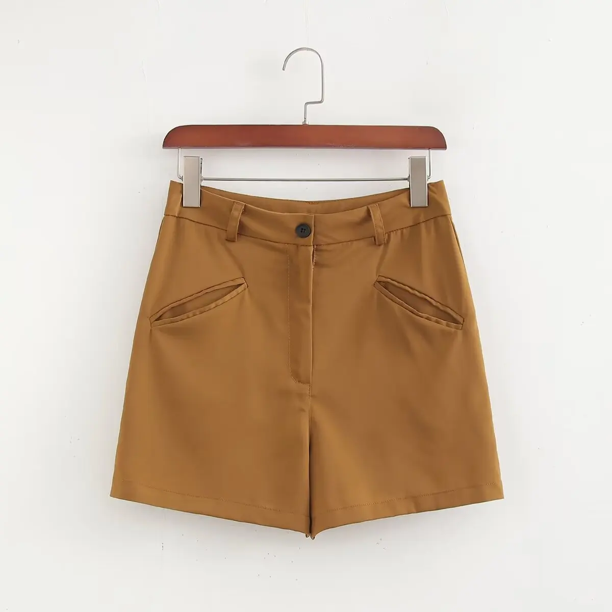 European and American style 2024 summer new women's retro loose casual versatile simple high waist pocket decoration straight sh
European and American style 2024 summer new women's retro loose casual versatile simple high waist pocket decoration straight sh