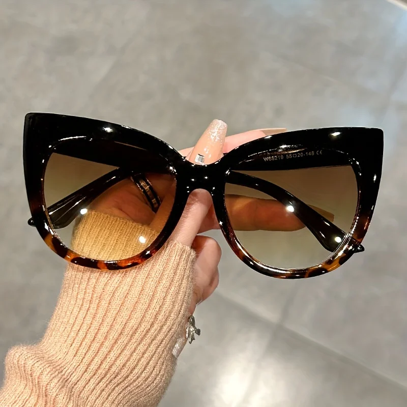 Retro Gradient Lens Cat Eye Sun Shades - Large Sunglasses For Women - Leopard Fashion For Vacation Beach Party
Retro Gradient Lens Cat Eye Sun Shades - Large Sunglasses For Women - Leopard Fashion For Vacation Beach Party