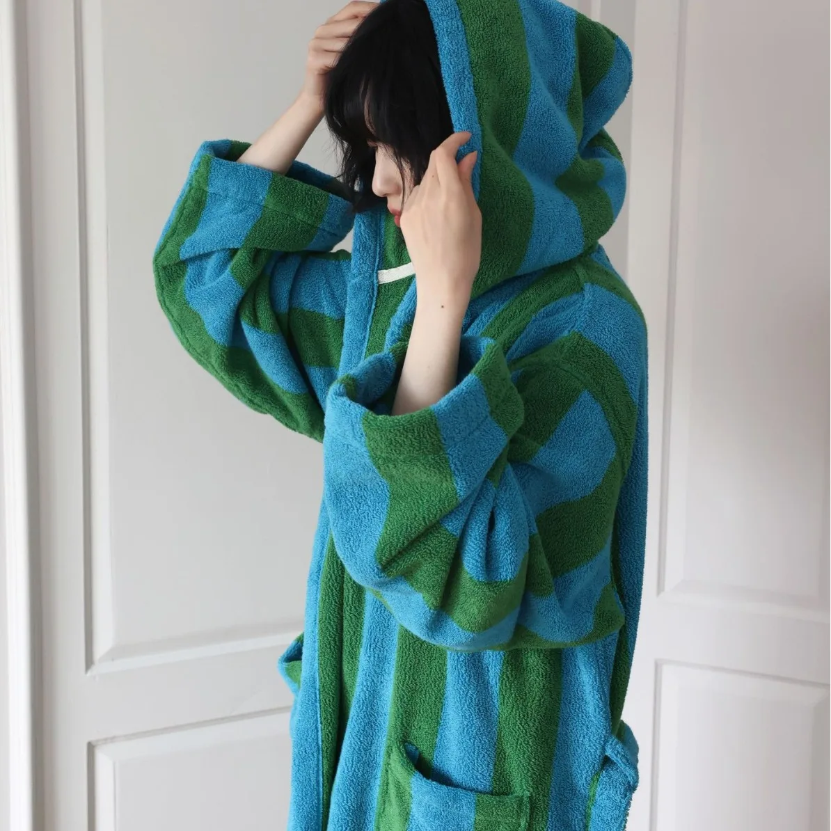 Retro Striped Female Hooded Bathrobe Terry Towel Long Robe Sleepwear Autumn Combed Cotton Nightwear Loungewear Loose Homewear
Retro Striped Female Hooded Bathrobe Terry Towel Long Robe Sleepwear Autumn Combed Cotton Nightwear Loungewear Loose Homewear