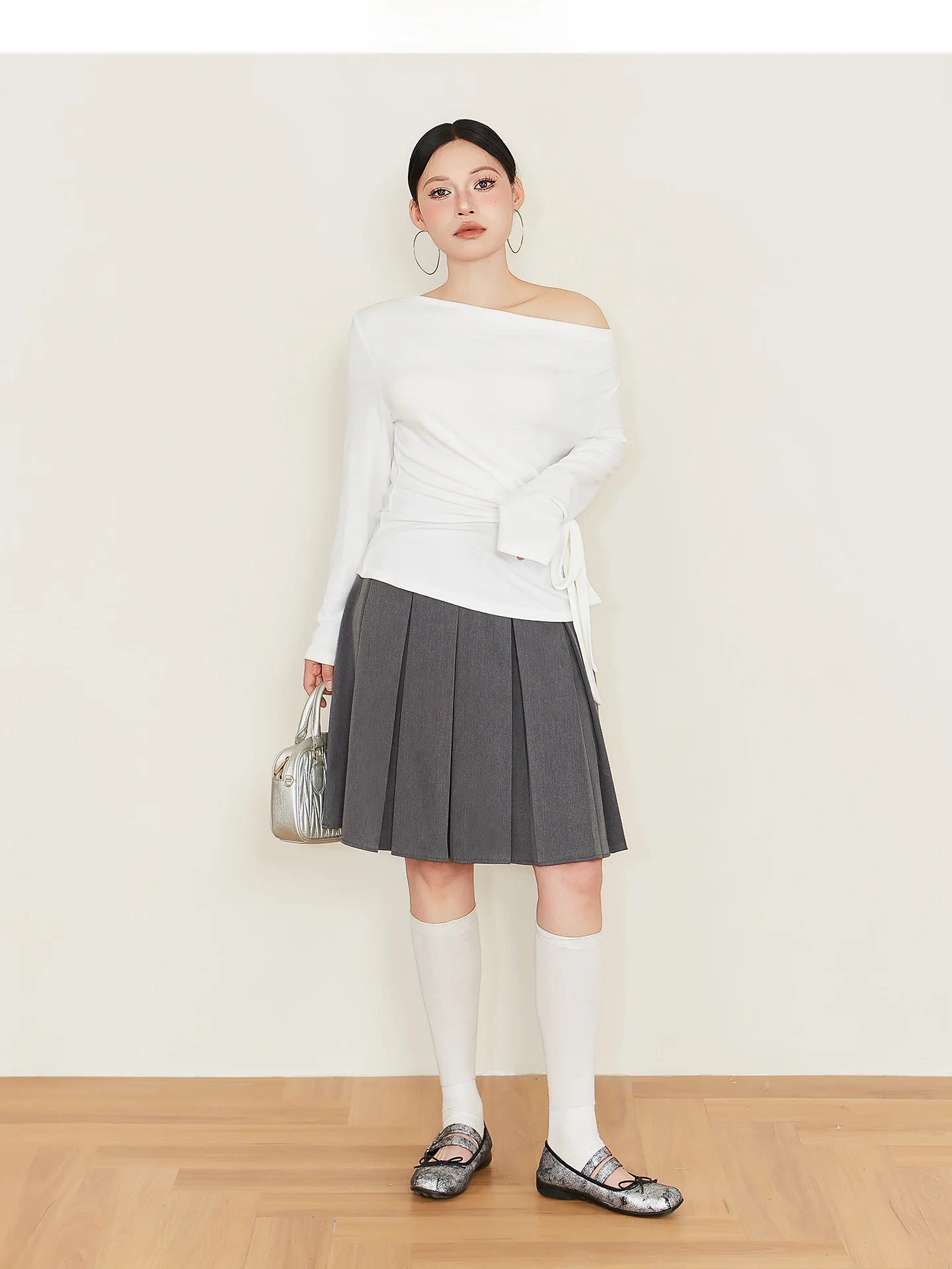 Chic Unique Beautiful Large Size Women's T-Shirt Slope Shoulder Thin Long Sleeve Casual Style High Waist Short Length Knitted...
Chic Unique Beautiful Large Size Women's T-Shirt Slope Shoulder Thin Long Sleeve Casual Style High Waist Short Length Knitted...