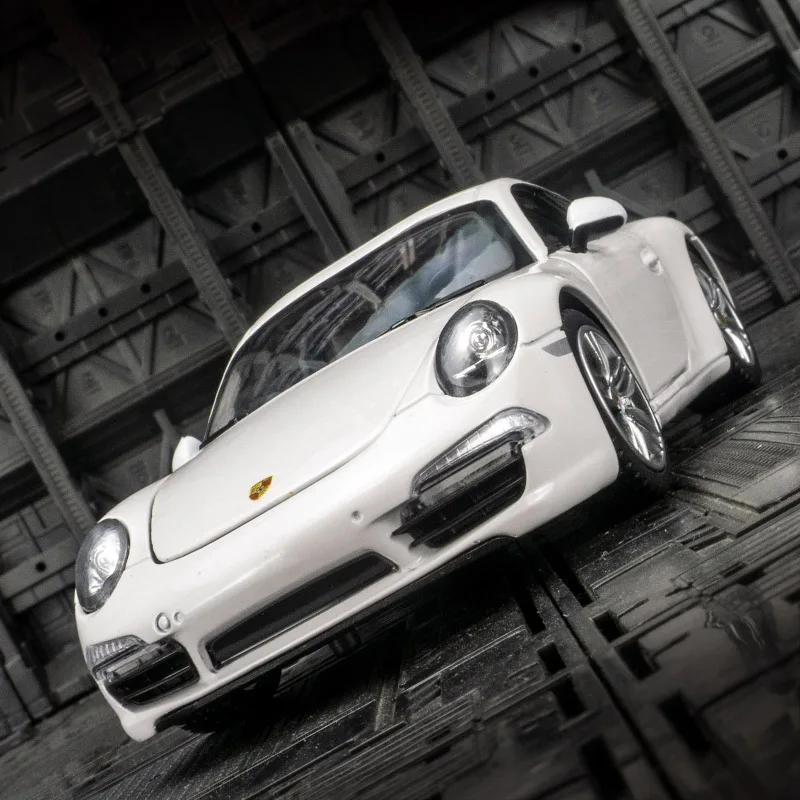 rastar 1:24 Porsche 911 Carrera car alloy car model simulation car decoration collection gift toy Die casting model boy toy
rastar 1:24 Porsche 911 Carrera car alloy car model simulation car decoration collection gift toy Die casting model boy toy